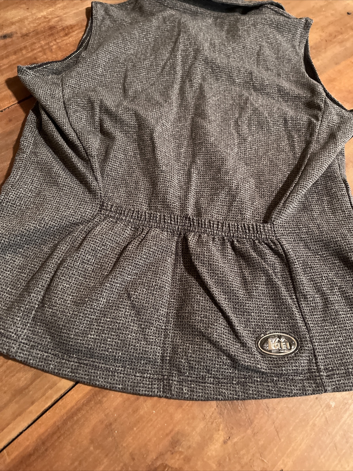 REI Cycling Shirt Adult L Black and gray Sleeveless Collared