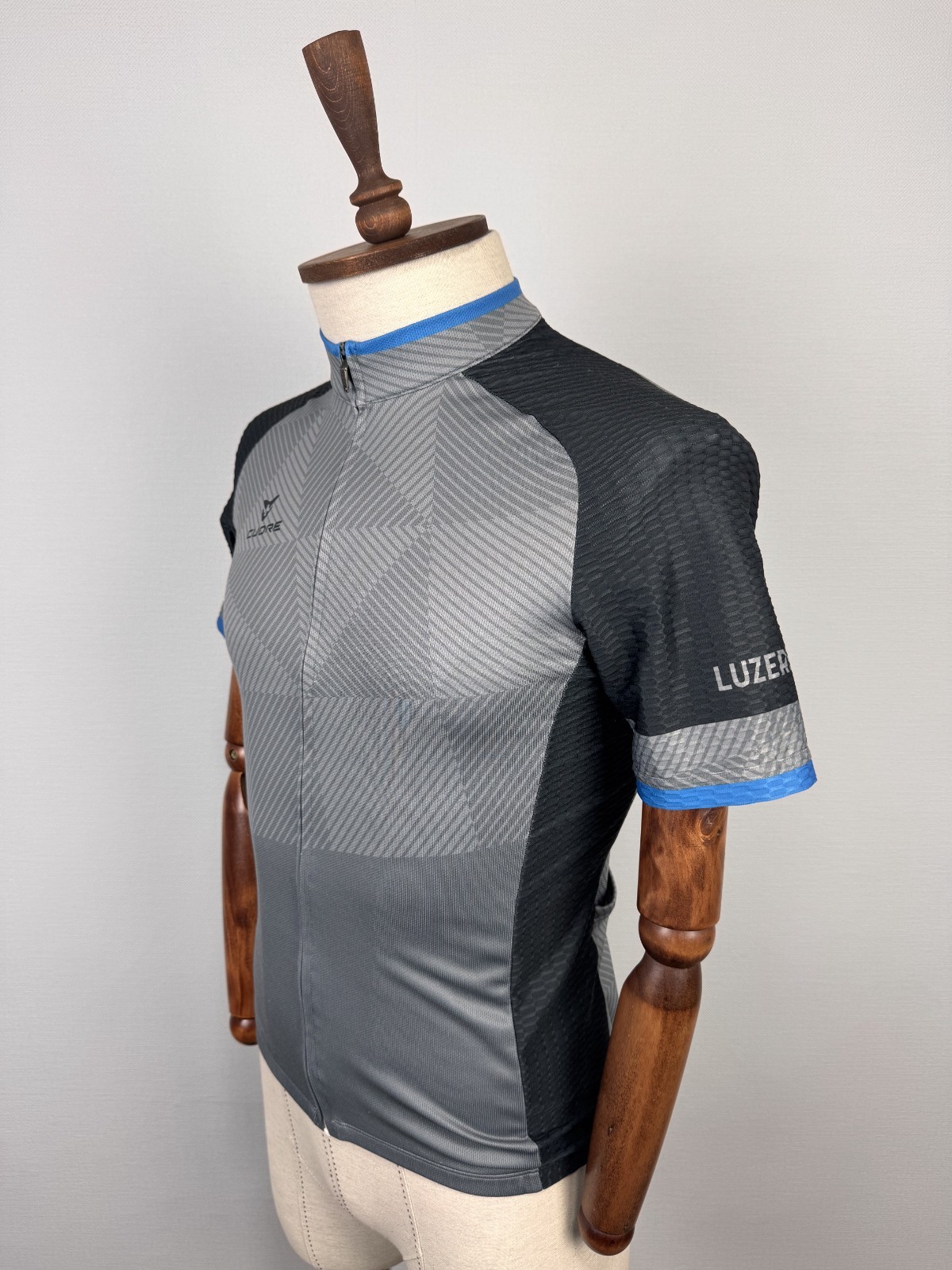 CUORE LUZERN Full Zip Gray Geometrical Pattern Cycling Jersey Sz S