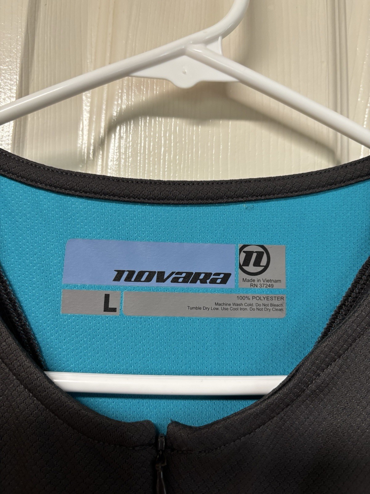 Novara Women’s Gray & Teal Sleeveless Cycling Jersey w/pockets In Back. L