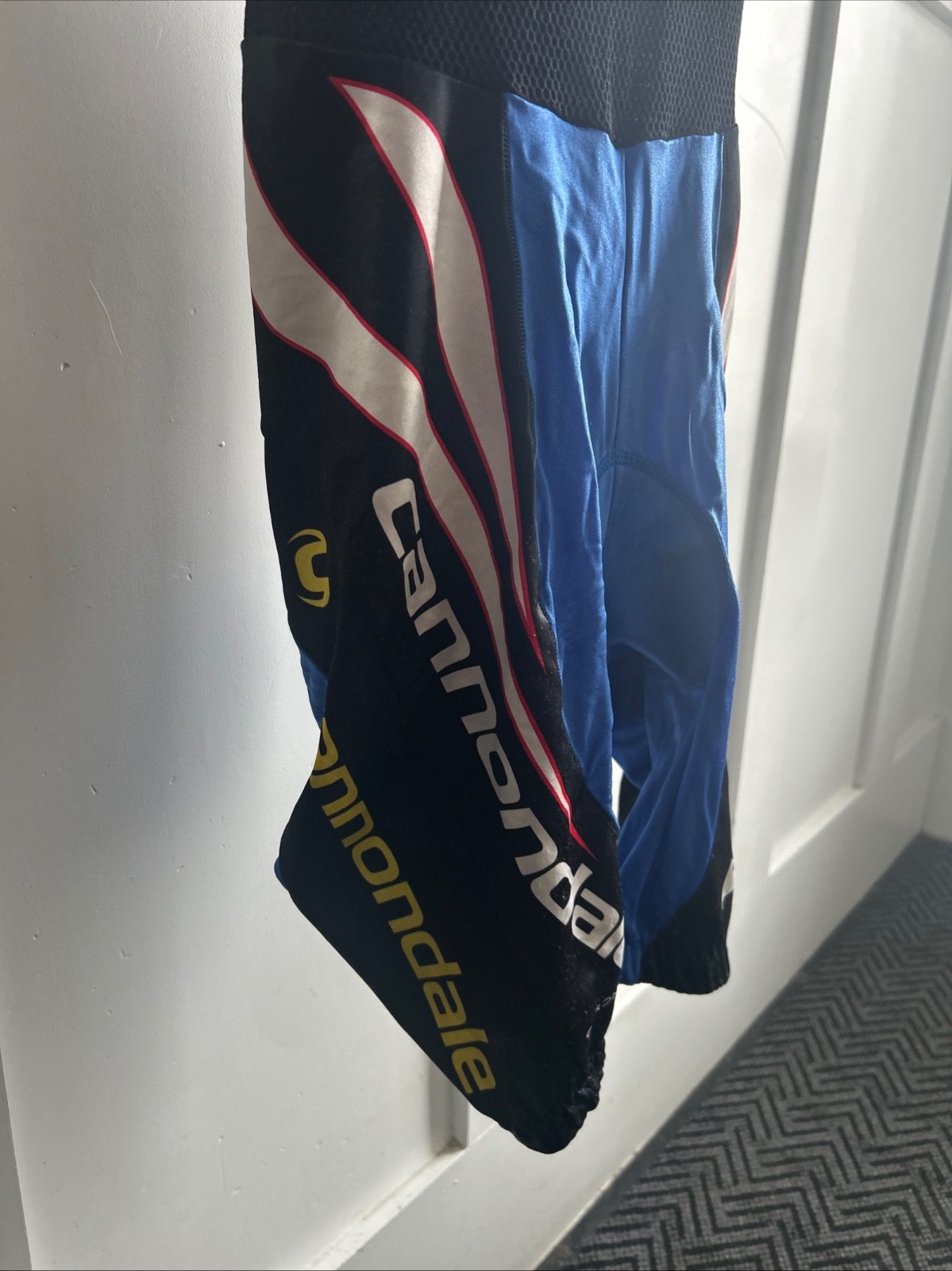 TEAM VOLVO CANNONDALE RACING SHORTS RARE SIZE M