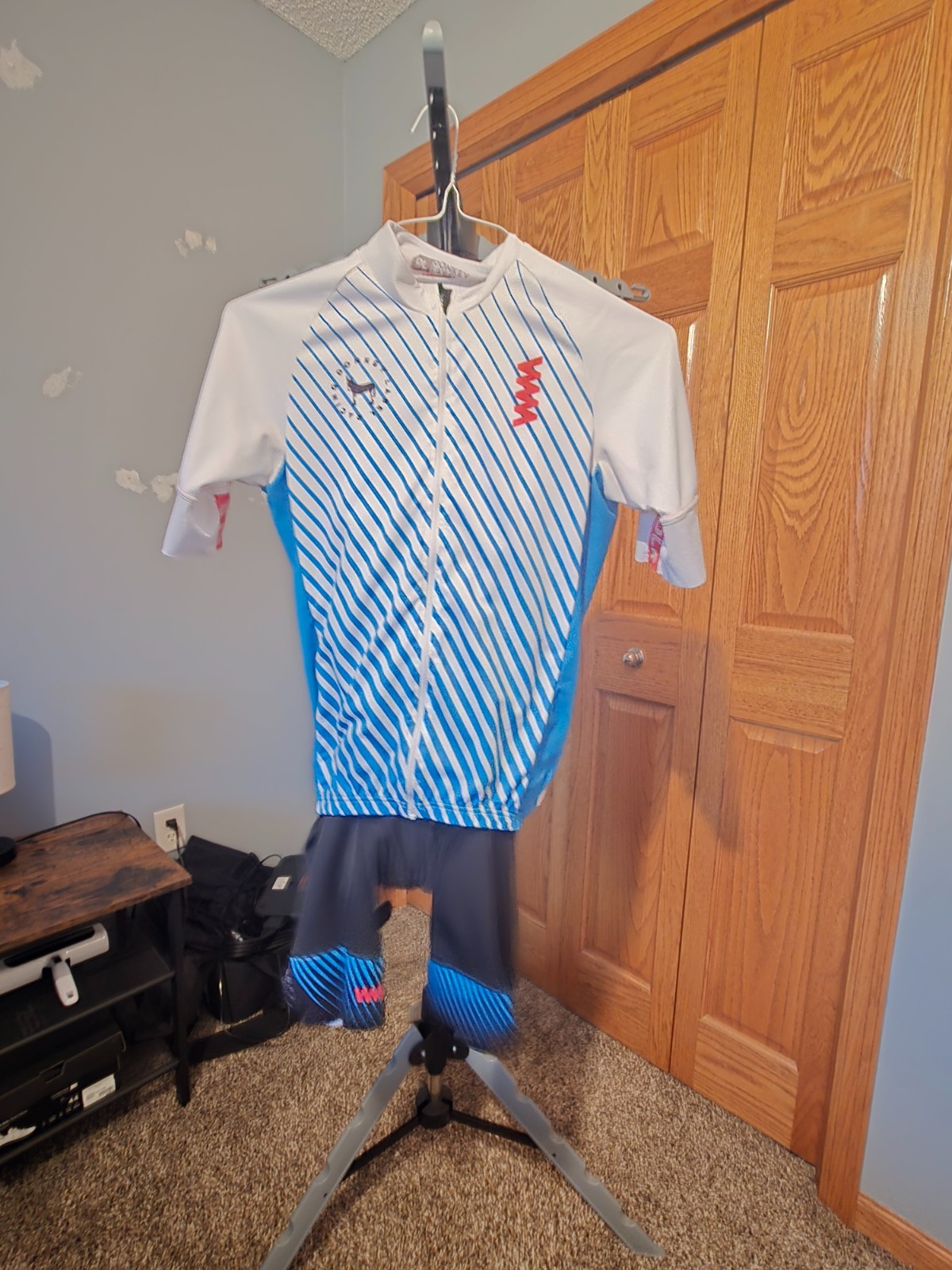 Donkey Label Racing Cycling Jersey and Bib Men’s M White/Blue Striped