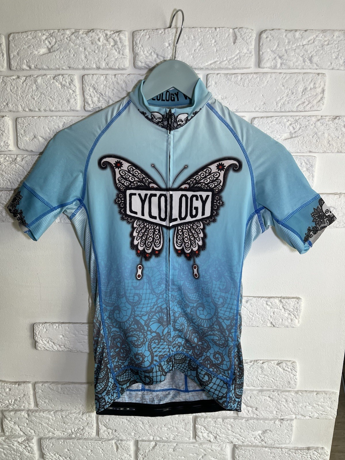 Cycology cycle jersey Women’s Small W-S High Neck Short Sleeve Full Zip Blue