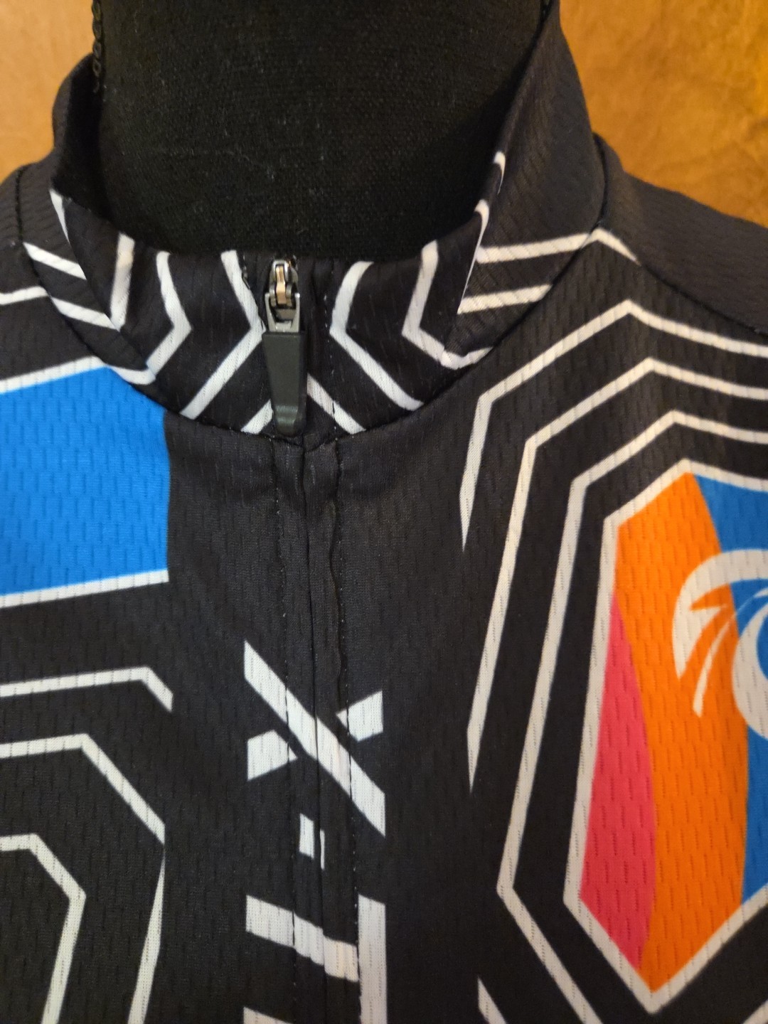 X-TIGER ADULT XL FULL ZIP, SHORT SLEEVE, BRIGHTLY COLORED CYCLIST/ BIKE SHIRT