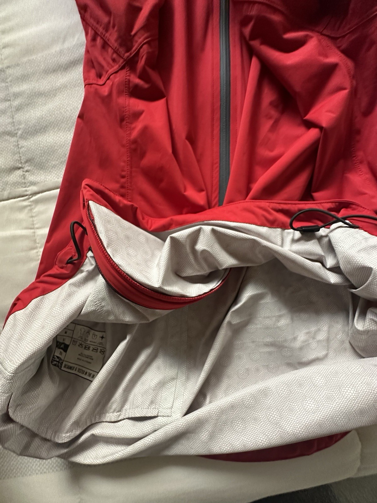 Chapeau Echelon Jacket Red Cycling Long Sleeve XL Waterproof Packable Slim READ