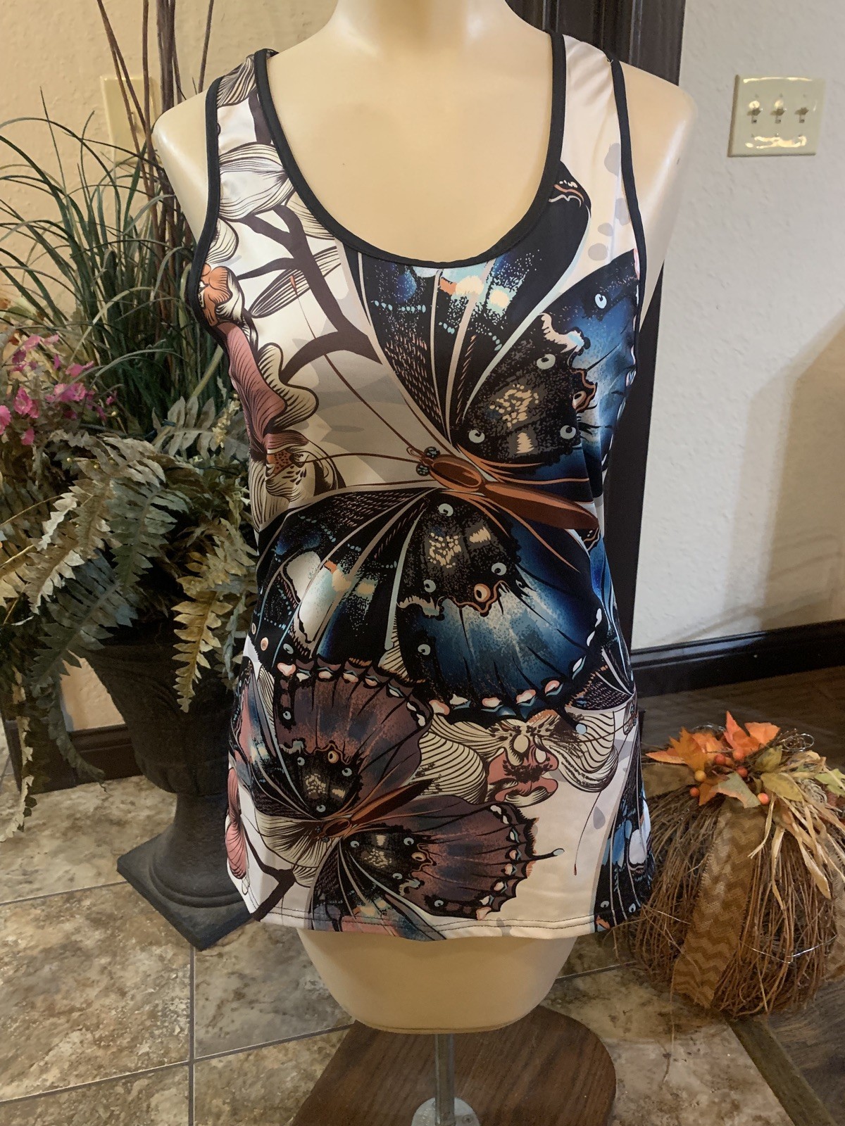 Unbranded Tank Top Womens Small Awesome Butterflies with Cool Graphic Design!Exc