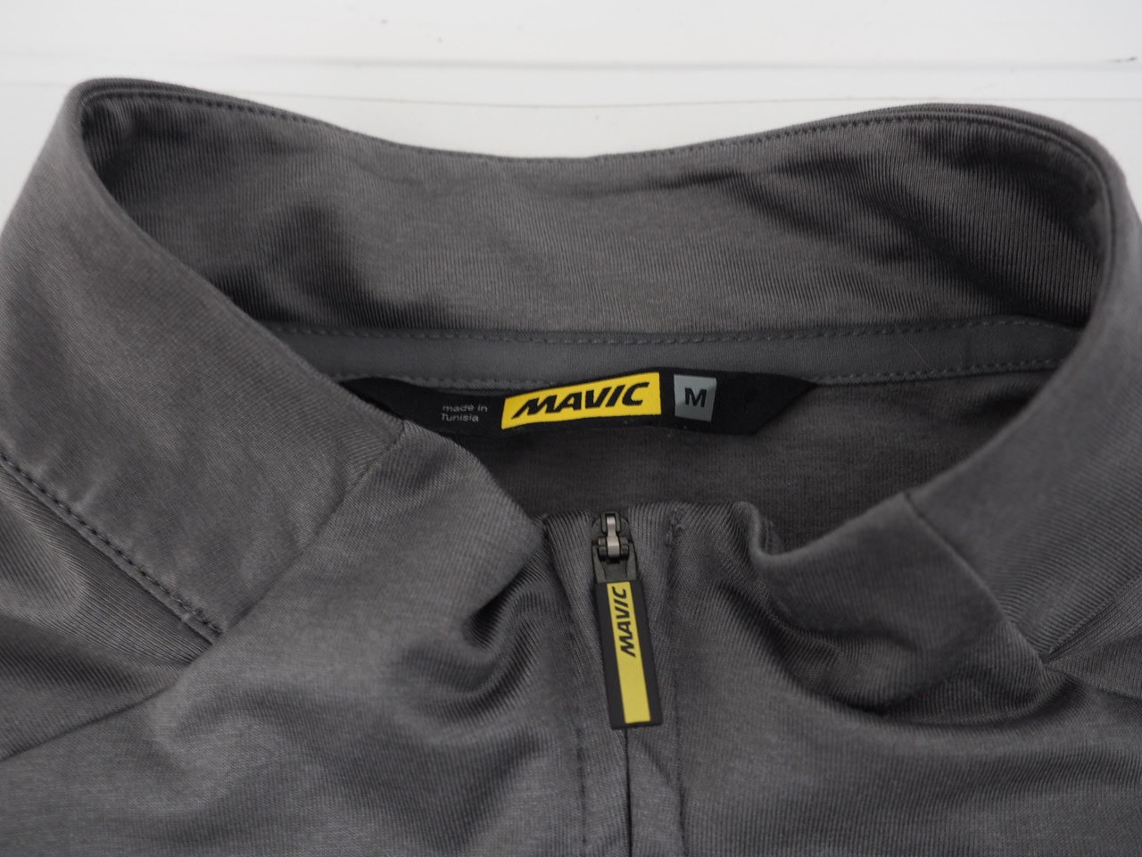 Mavic Cosmic Long-Sleeve Cyclinig Graphic Jersey – Men’s Size Medium Grey Black