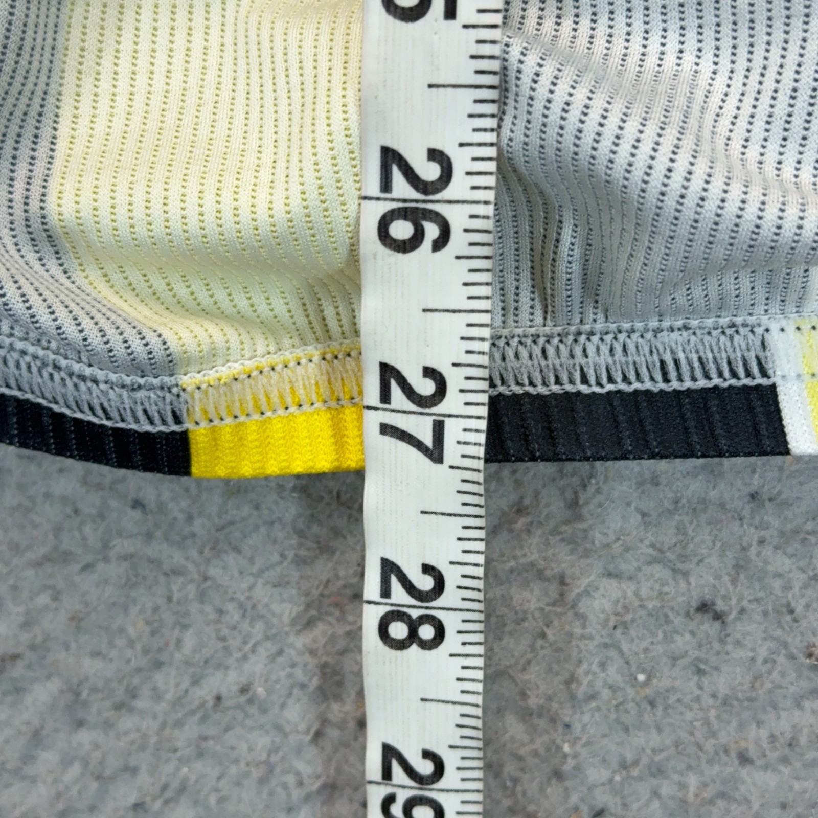 Descente Cycling Jersey Mens Large Black Yellow 3/4 Zip Pockets Athletic