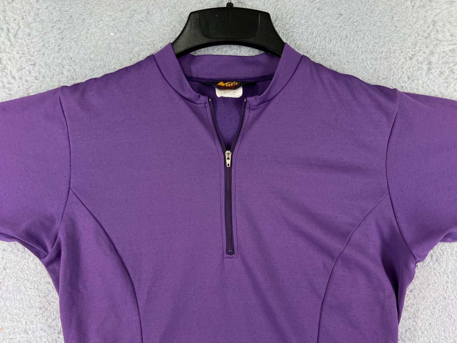 REI Cycling Jersey Womens Medium Purple 1/2 Zip Pockets 100% Polyester Mock Neck