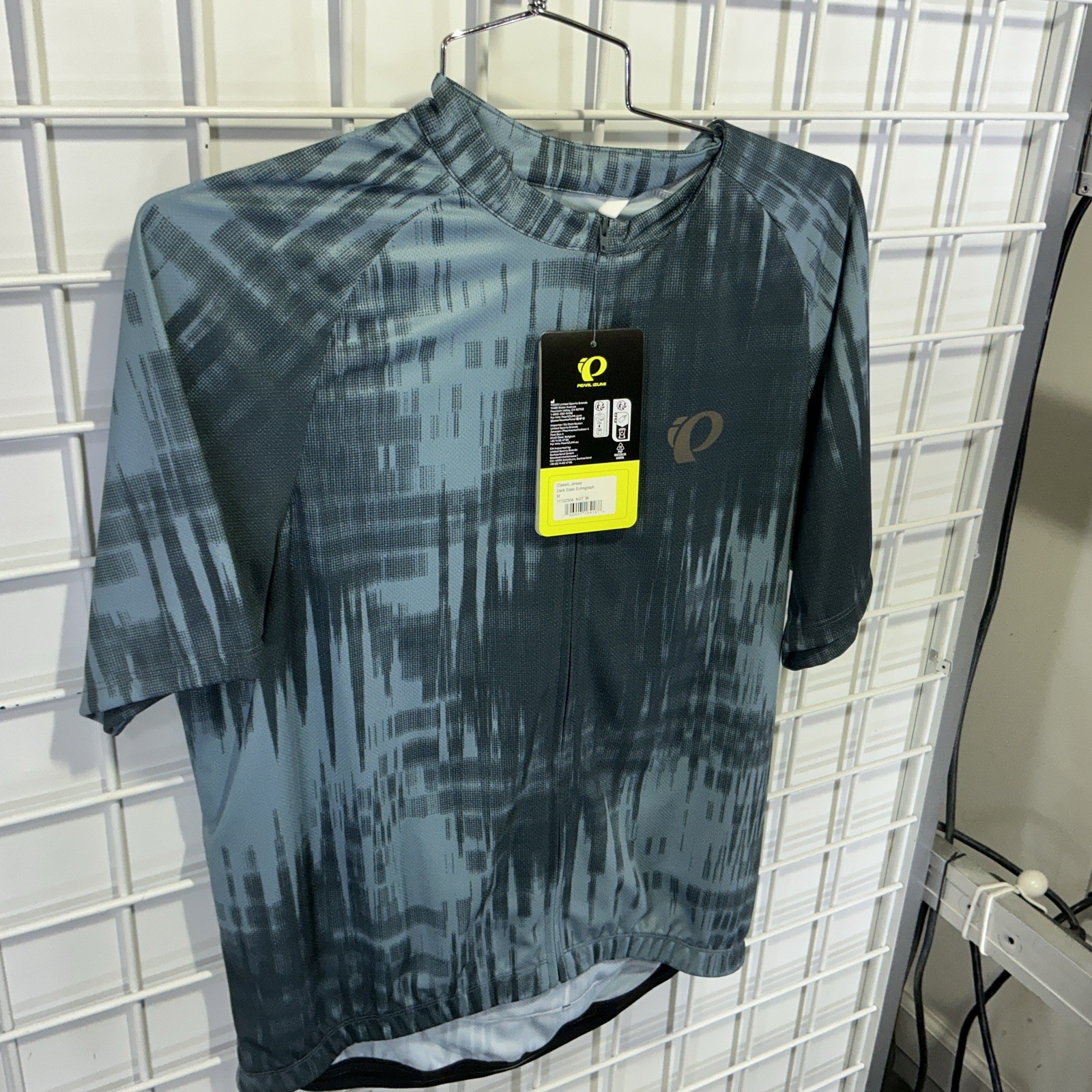PEARL iZUMi Classic Jersey – Men’s Medium Dark Slate Blue $90 ￼