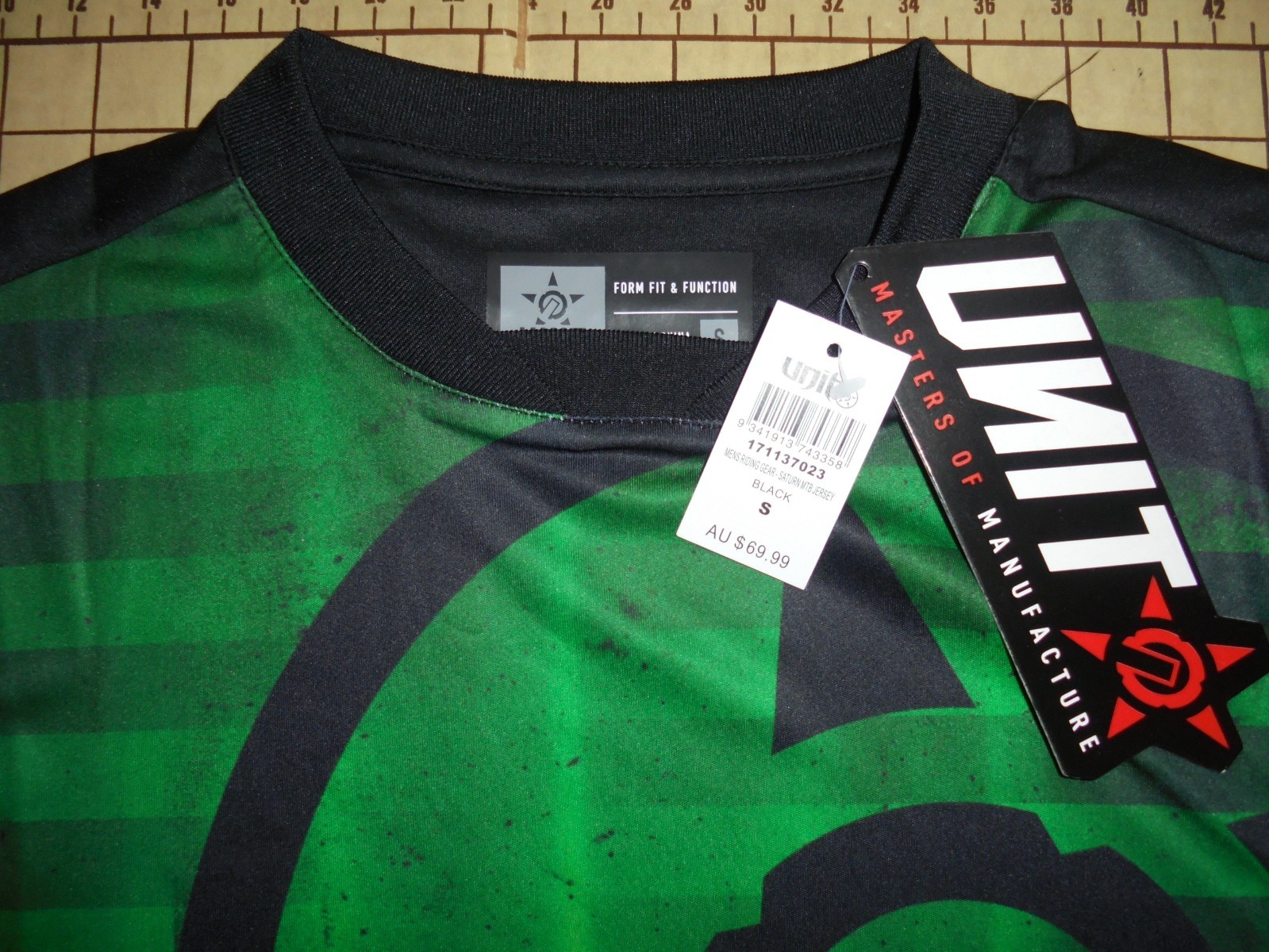 MENS SMALL BLACK/GREEN/YELLOW UNIT RIDING JERSEY – NWT