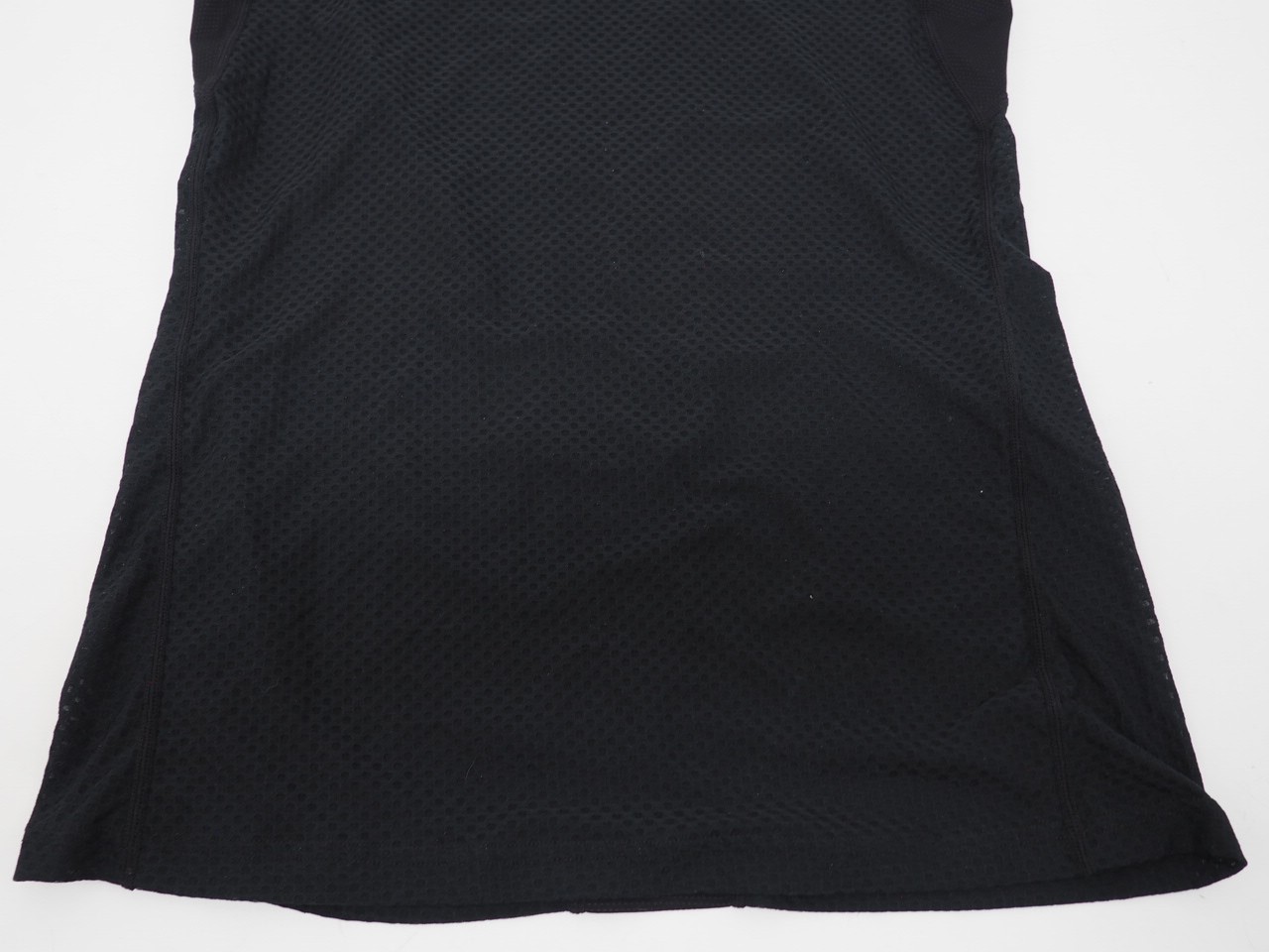 Primal Women’s Etheros Sleeveless Base Layer Size Medium Black Active/Cycling