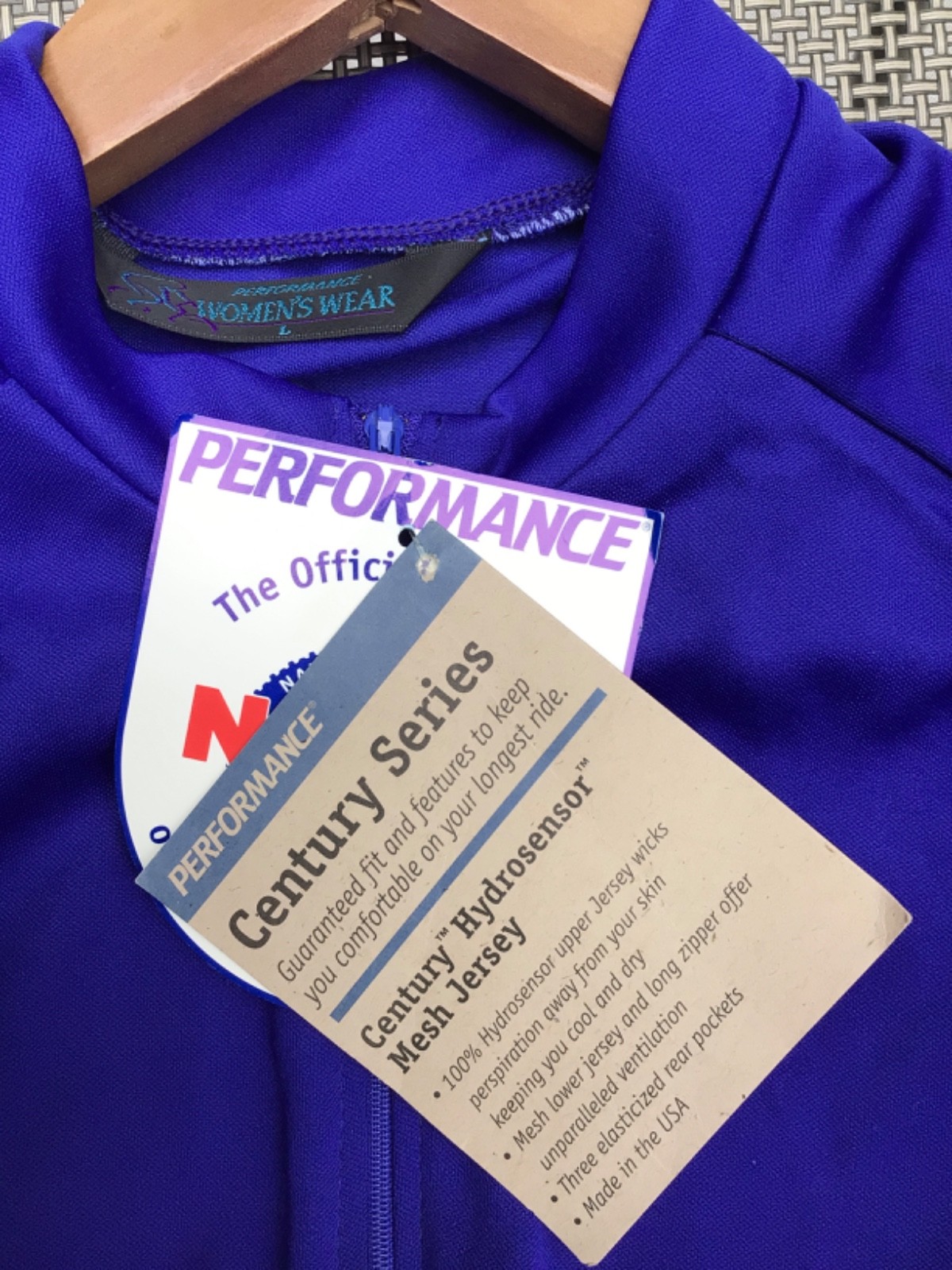 NWT Women’s Performance Century Series Hydrosensor Mesh Jersey Large