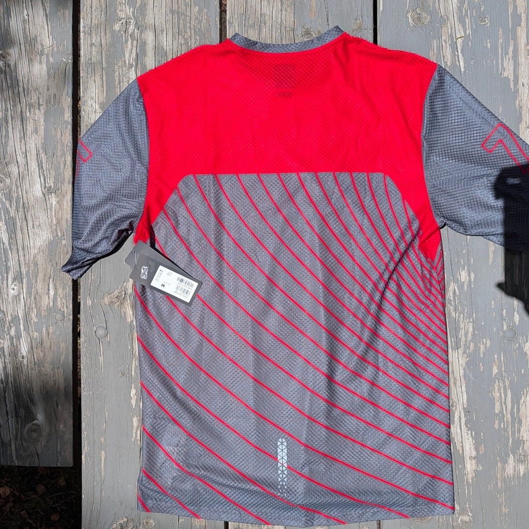 NWT Oakley Factory Pilot Seeker 75 SS MTB Jersey Men’s Medium Red Grey
