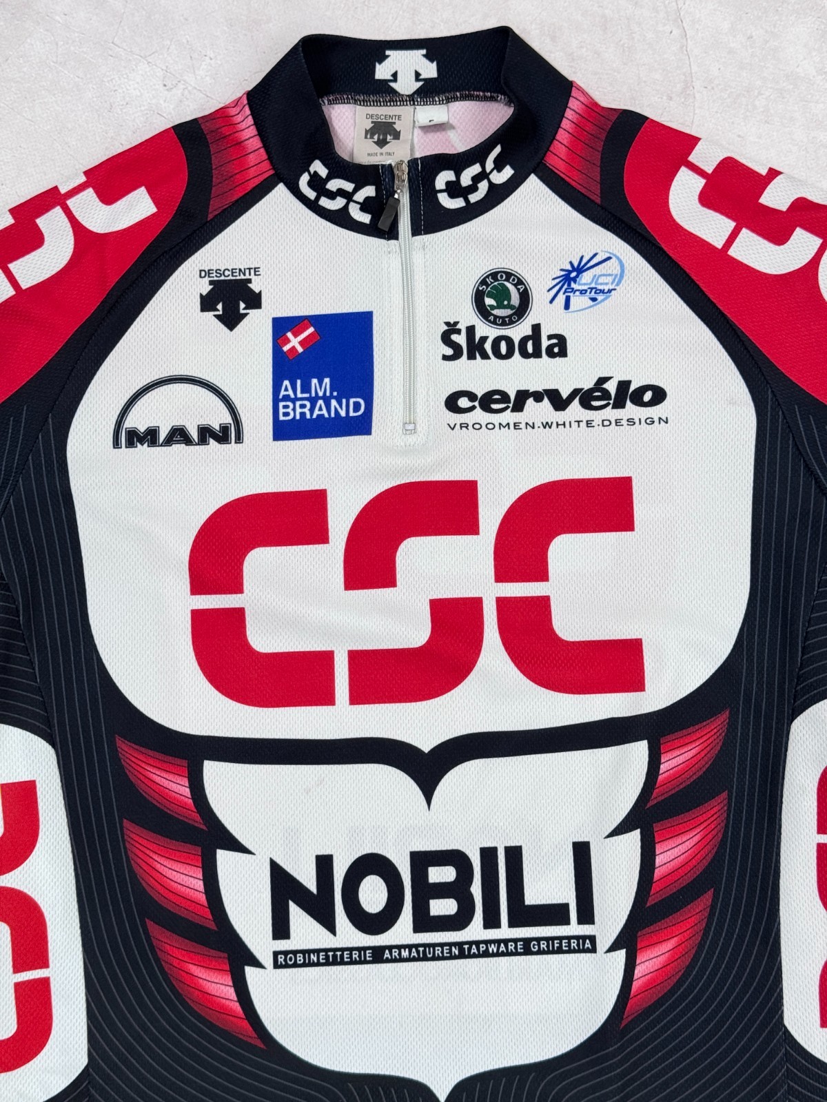 Descente Team CSC Skoda Man UCI Nobili Cervelo Cycling Jersey size 5 / M