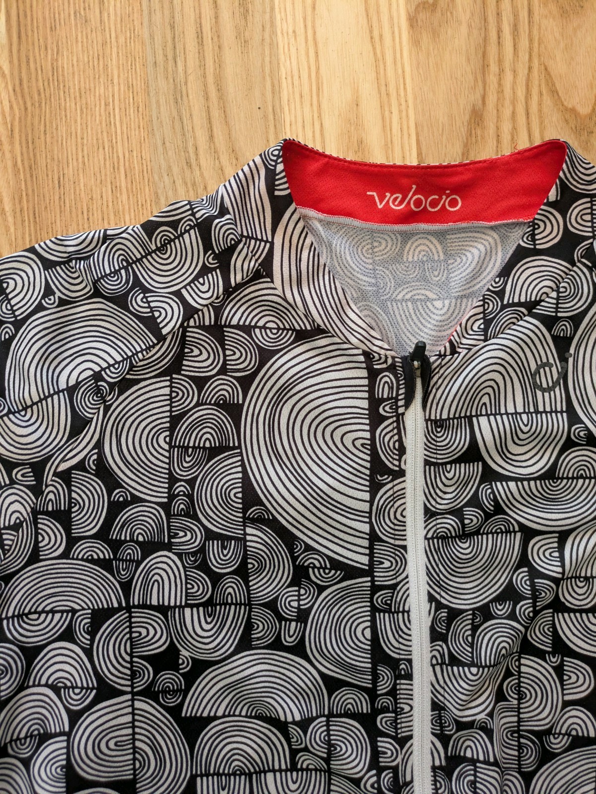 Velocio Lisa Congdon X SE Short Sleeve Cycling Jersey Men White/Blk Gravel