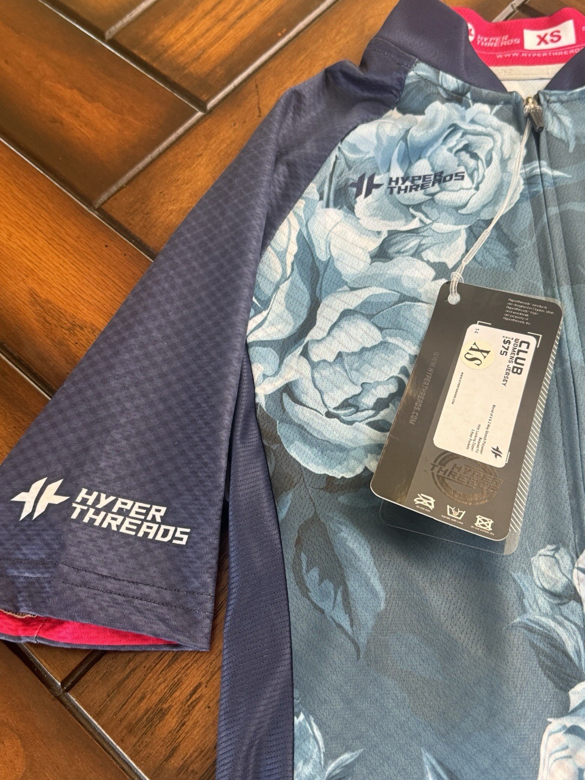 Hyper Threads Cycling, bicycle Jersey Size Extra Small. Blue floral