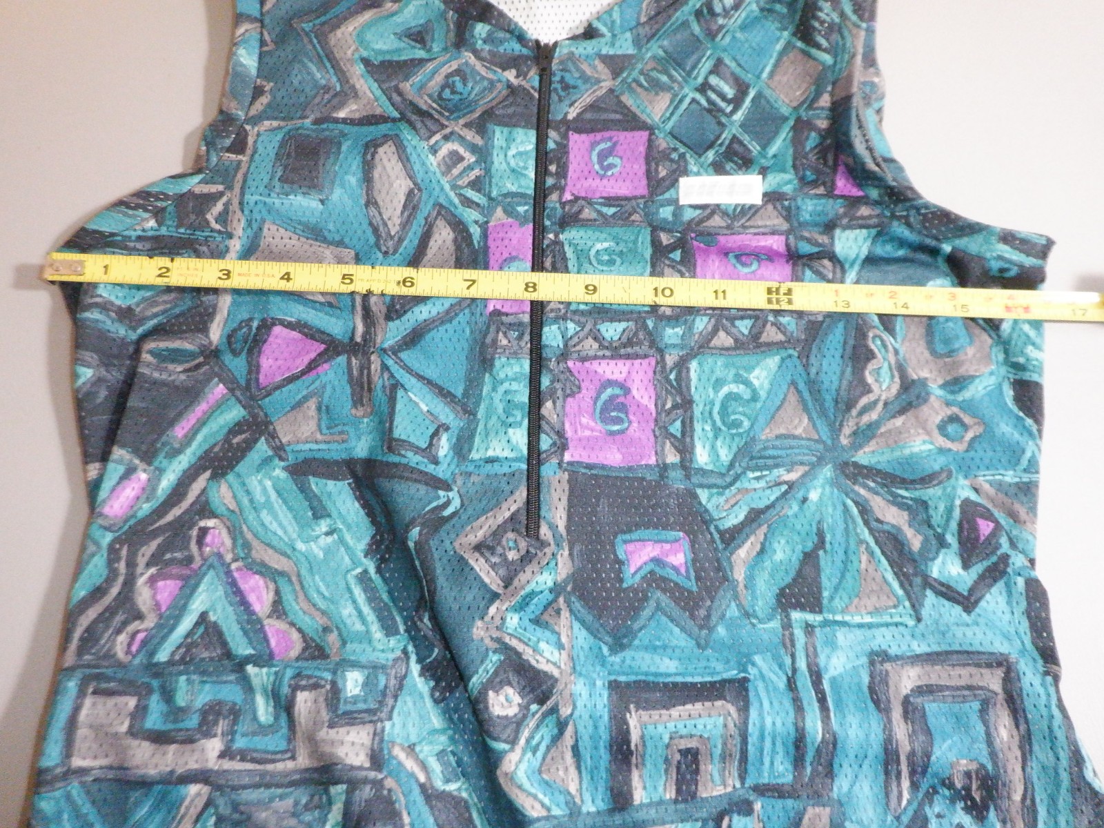 HIND Cycling Jersey 1/2 Zip Sleeveless, Womens size Medium