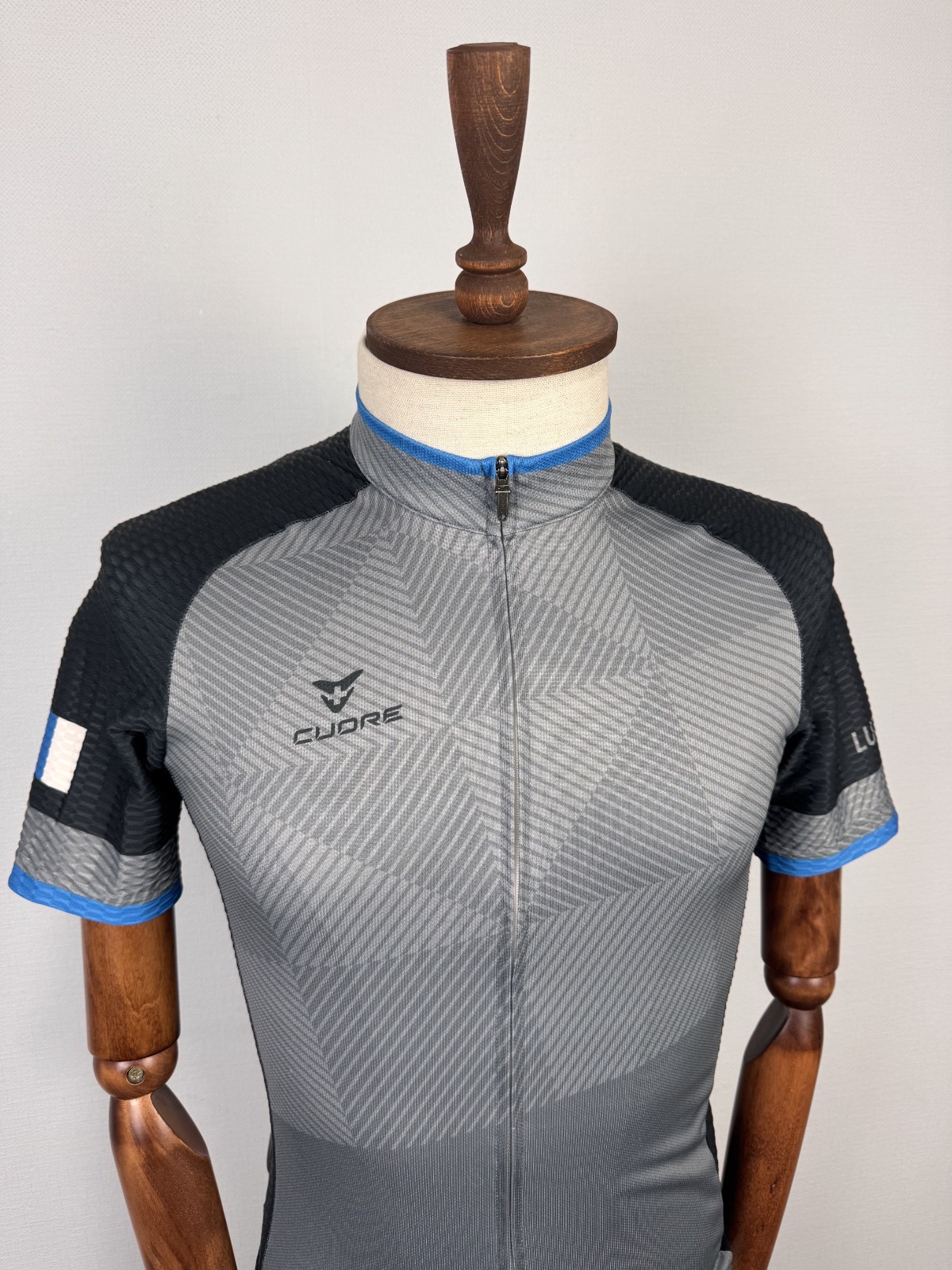 CUORE LUZERN Full Zip Gray Geometrical Pattern Cycling Jersey Sz S