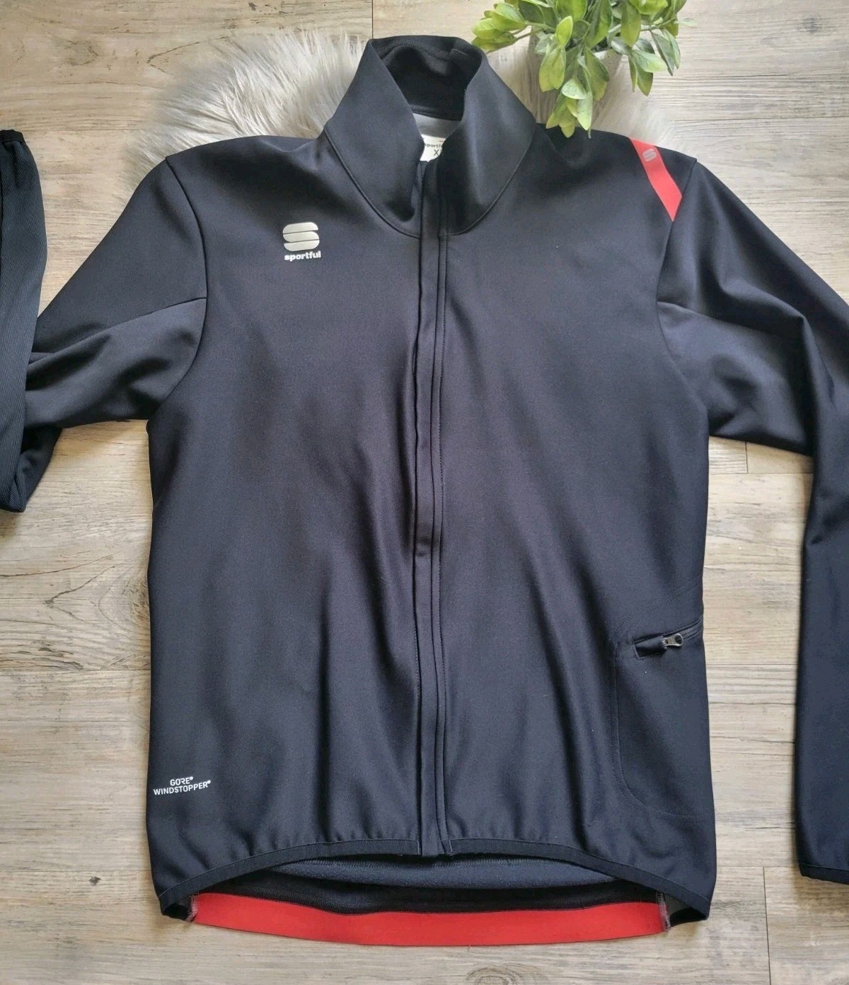 SPORTFUL 🍉 Cycling Jacket Women’s Long Sleeve Black Gore Windstopper Norain