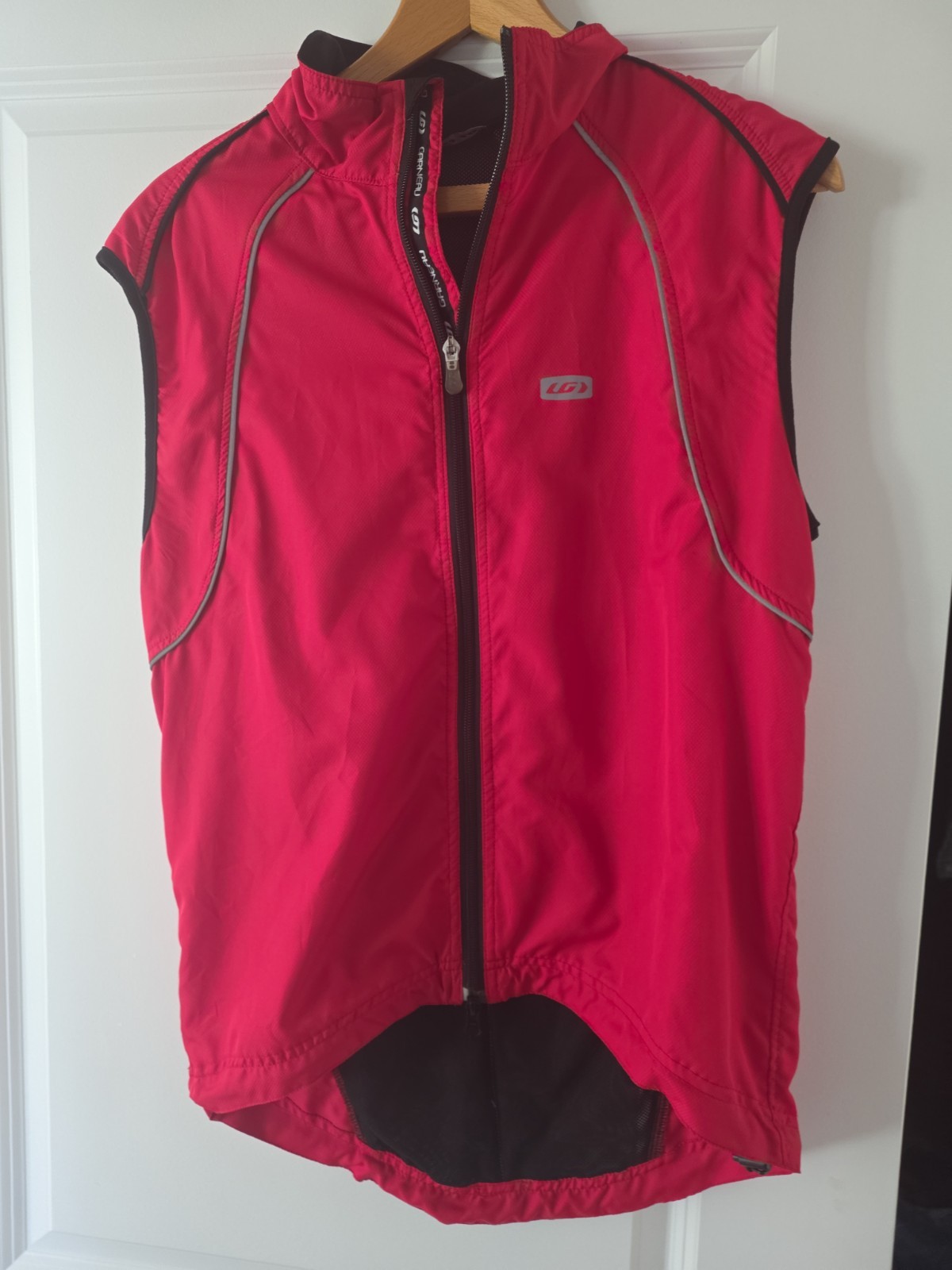 Women’s Size M Louis Garneau Bicycle Tank Full Zip 2 Pockets on Back Sleeveless