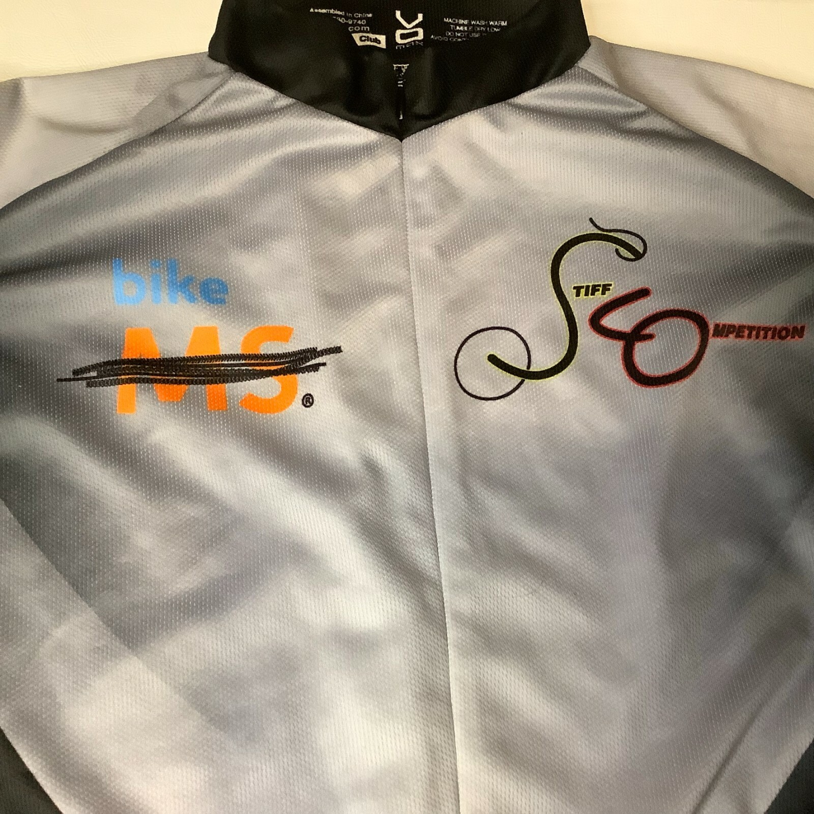 Men’s Vomax Cycling Jersey Stiff Competition Shirt Size Medium Grey Black