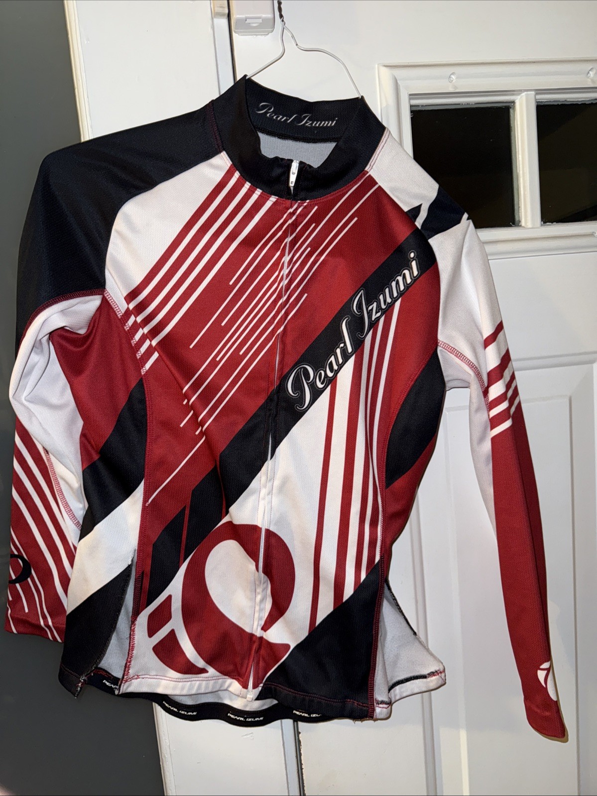 Pearl Izumi Elite Men’s Medium Jersey – Red Black And White Stripe (B78)