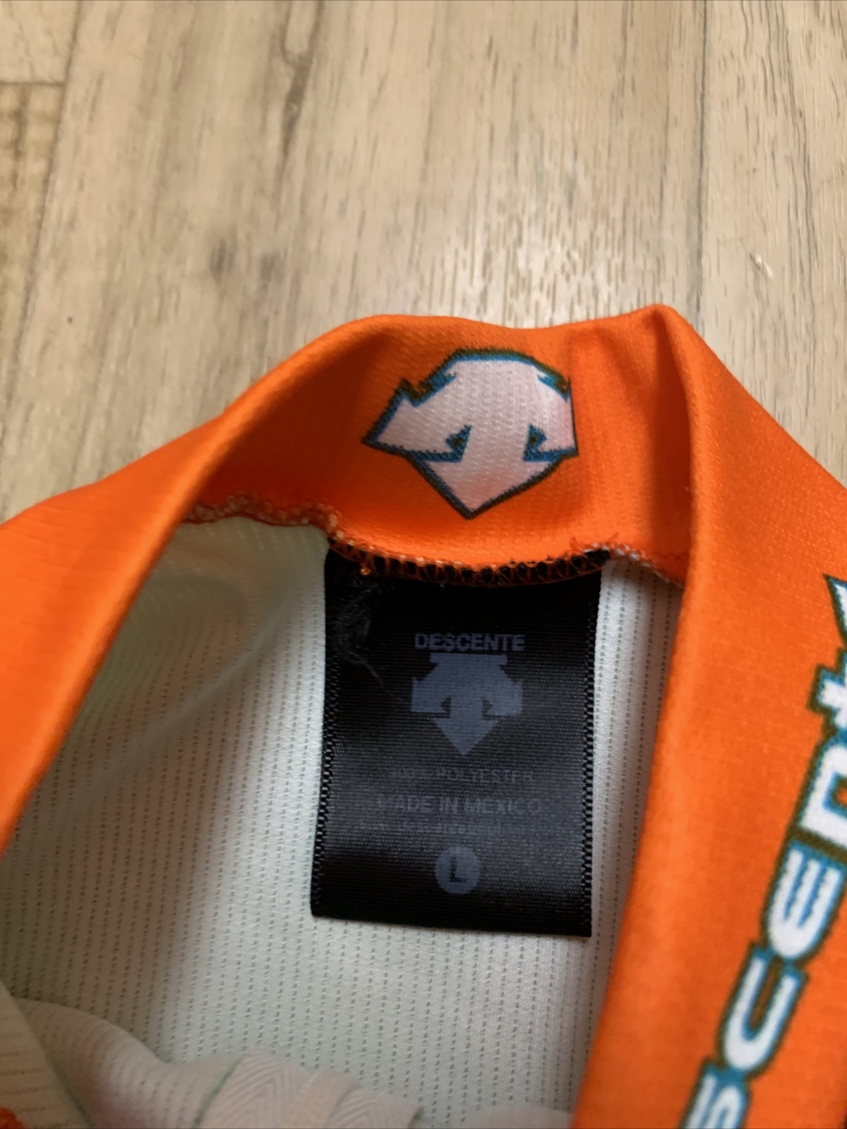 Descente SpongeBob Bike Jersey Youth Sz L Pedal SpongeBob 1/4 Zipper 3 Pockets
