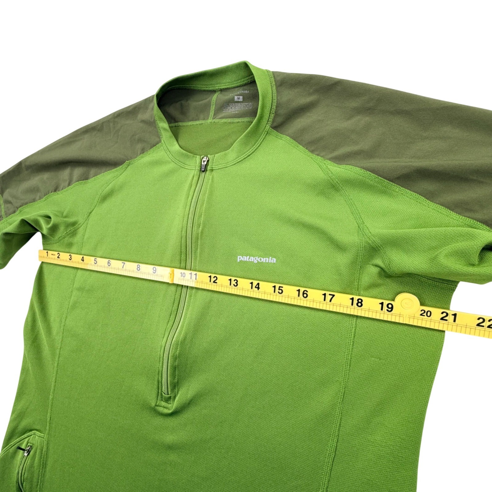 Patagonia 1/4 Zip Jersey Men Medium Green 24335S8 Short Sleeve Athletic