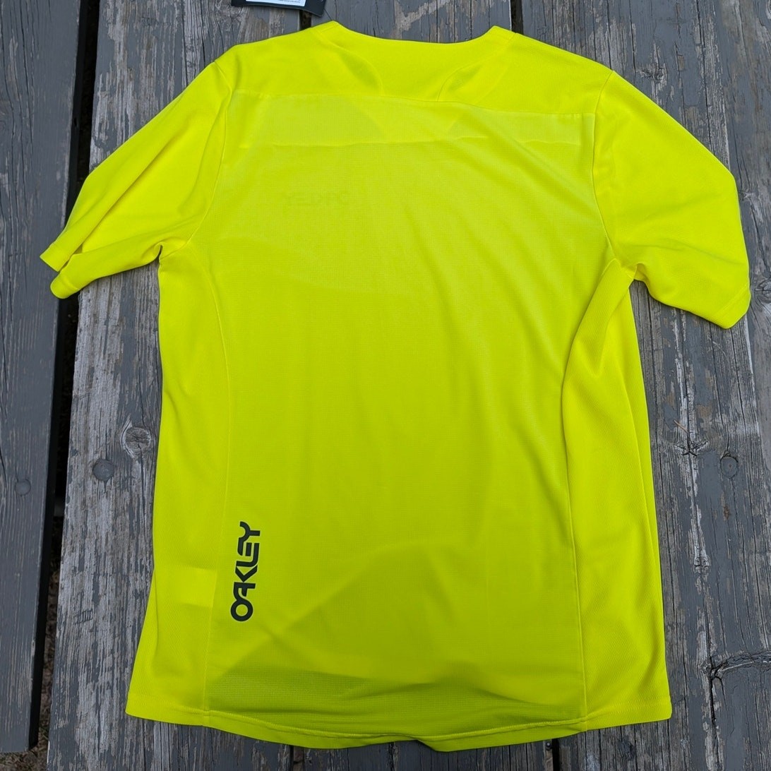 NWT Oakley Factory Pilot Lite MTB Cycling Jersey Sulphur Neon Yellow Men’s L