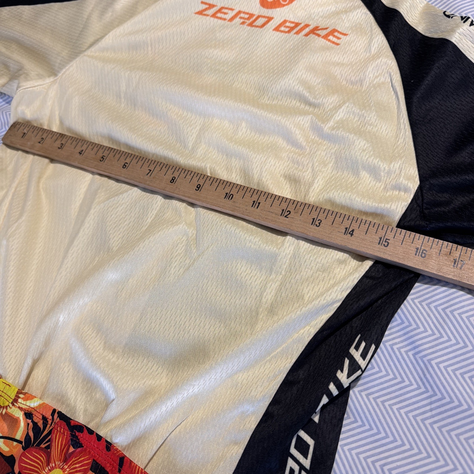 NWT Zero Bike women’s cycling shirt with three back pockets Large Yellow Floral