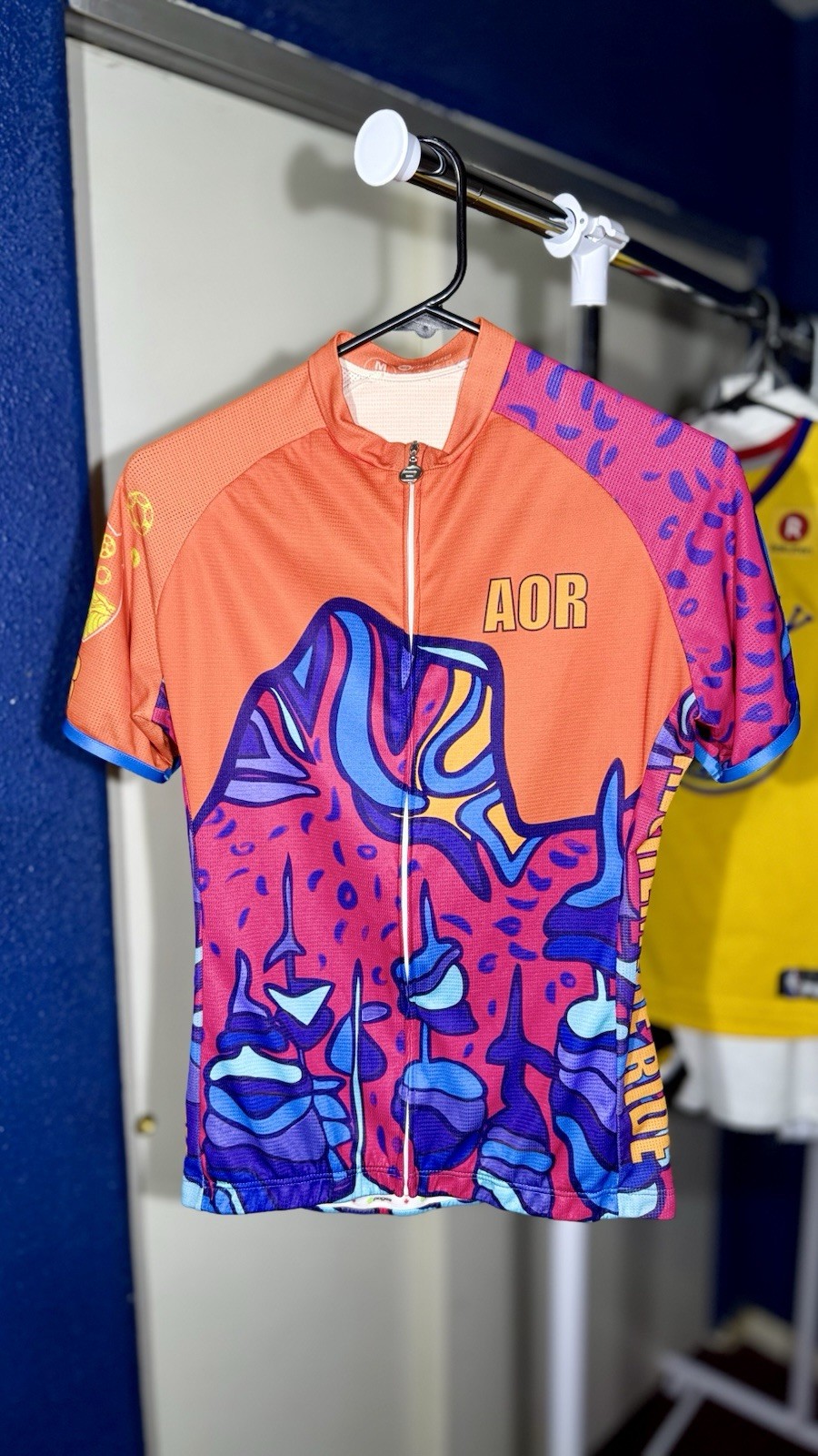 AOR Women’s Cycling Shirt Full Zip Short Sleeve Colorful Bike Shirt M Preowend