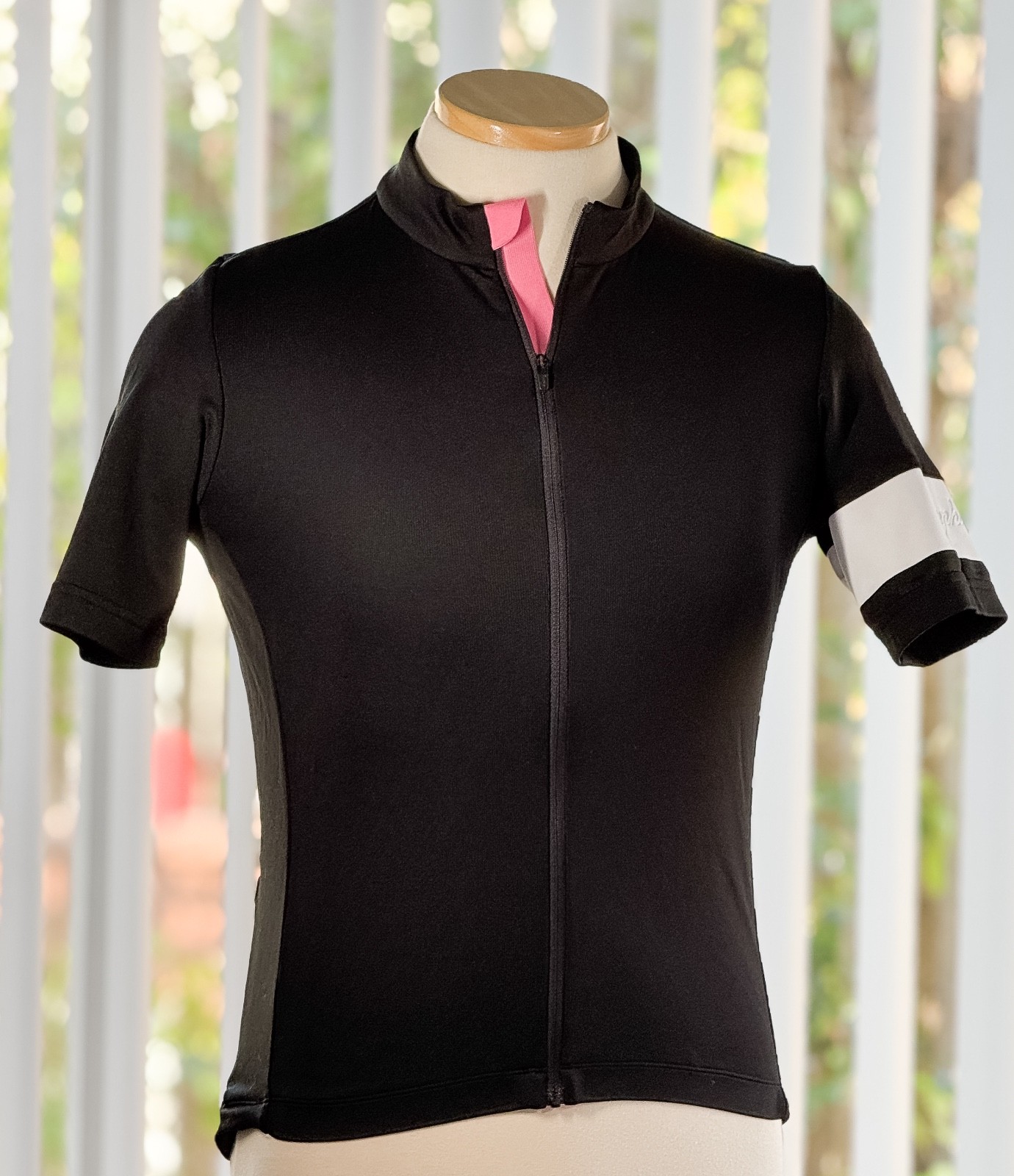 Sleek Mens Rapha Classic Jersey II Wool Blend Sz Small Black w/ Pink