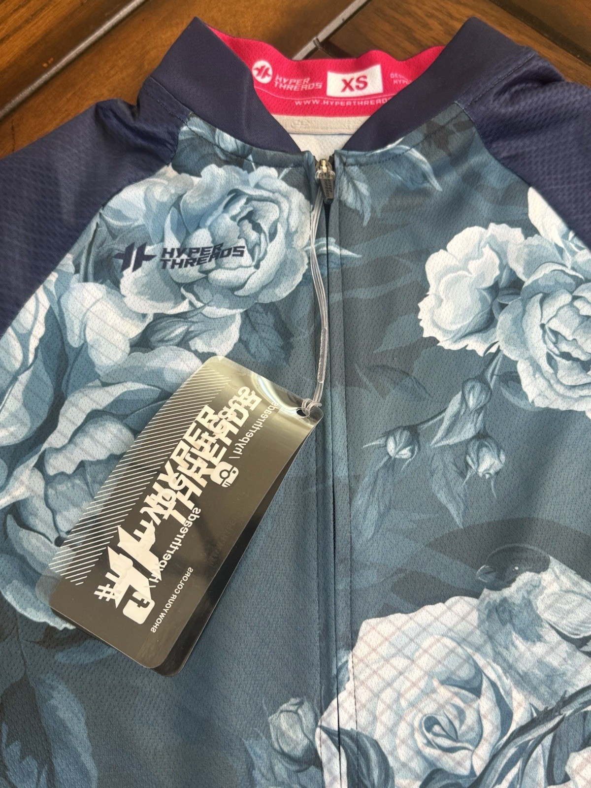 Hyper Threads Cycling, bicycle Jersey Size Extra Small. Blue floral