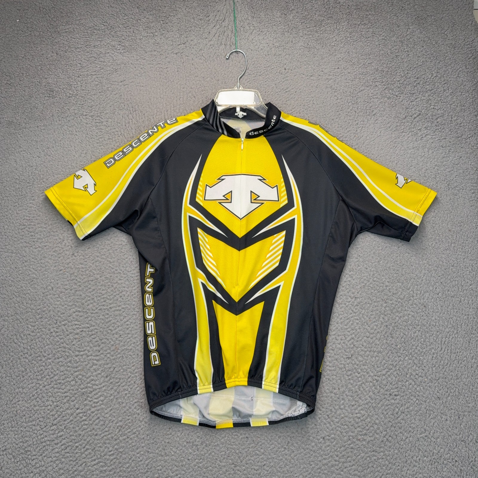 Descente Cycling Jersey Mens Large Black Yellow 3/4 Zip Pockets Athletic