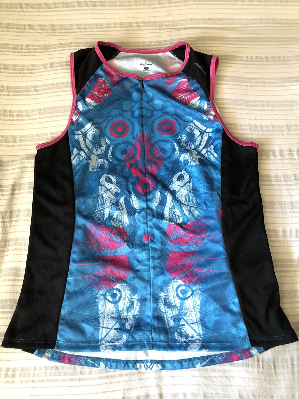 NWOT New SHE BEEST cycling Too LARGE front Zip Back Pockets