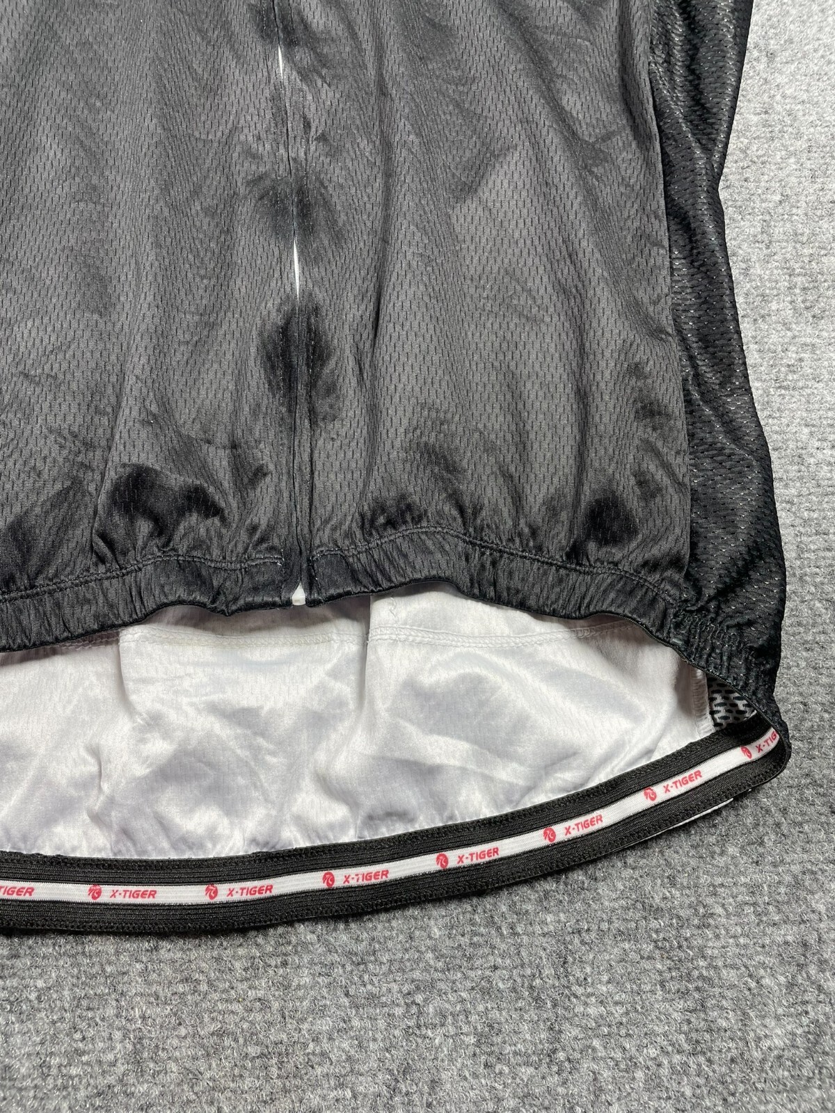 X-Tiger Men’s White/Black Full Zip Top Ride Sports Cycling Jersey Size XL