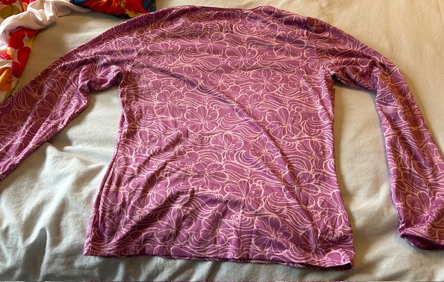 *Price Drop*—Women VTG cycling wear lot – Pearl Izumi Hawaii Patagonia