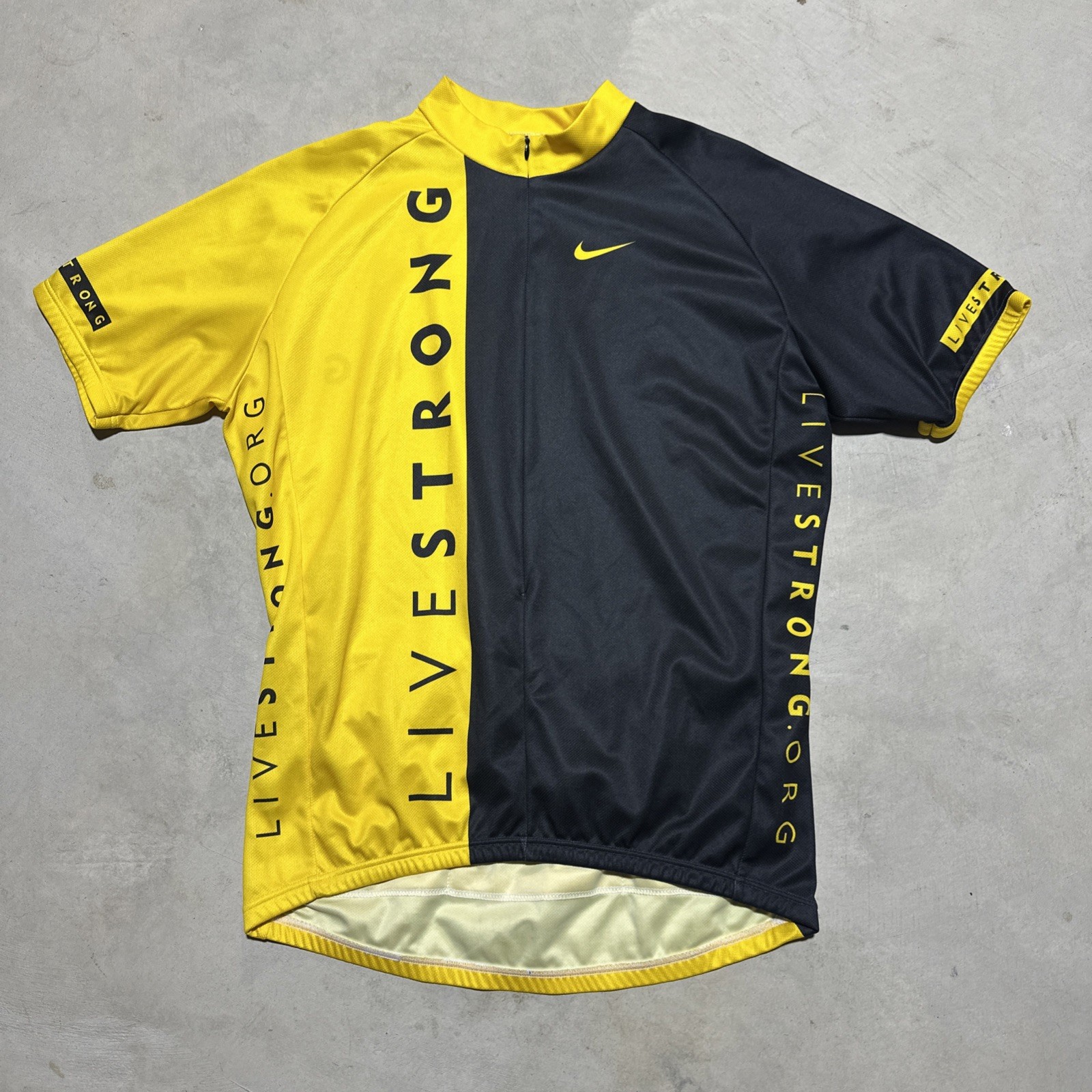Nike LiveStrong Men’s Black Yellow Cycling Jersey SZ XL Pockets Stretch Italy