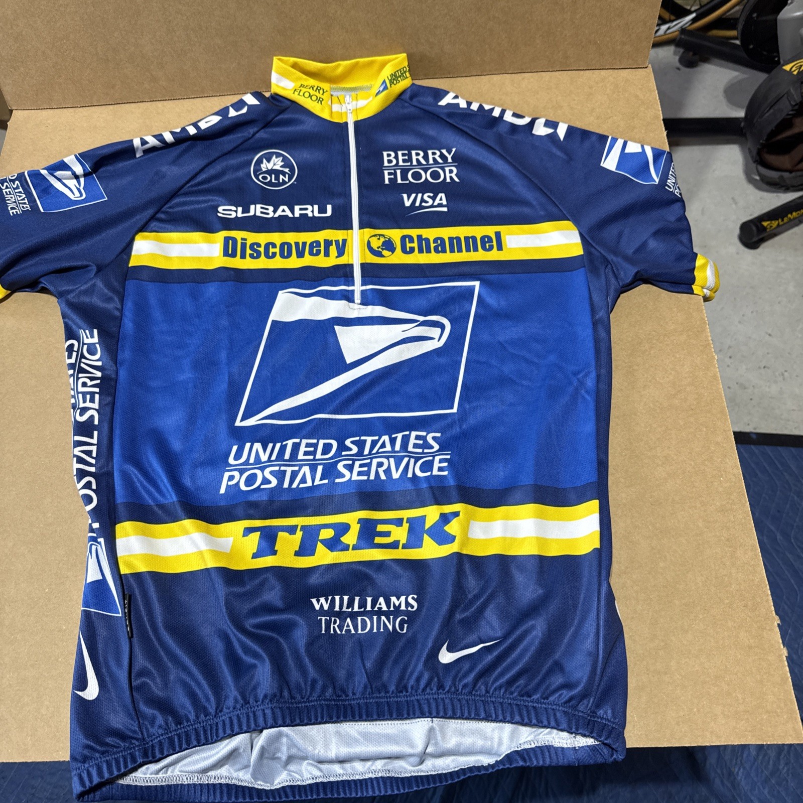 Medium Nike US Postal Discovery Channel Trek USPS Cycling Jersey