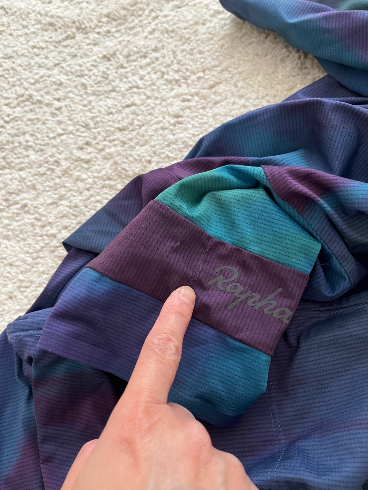 Rapha Women’s Flyweight Jersey Iridescent Crit Print Medium Cycling Performance