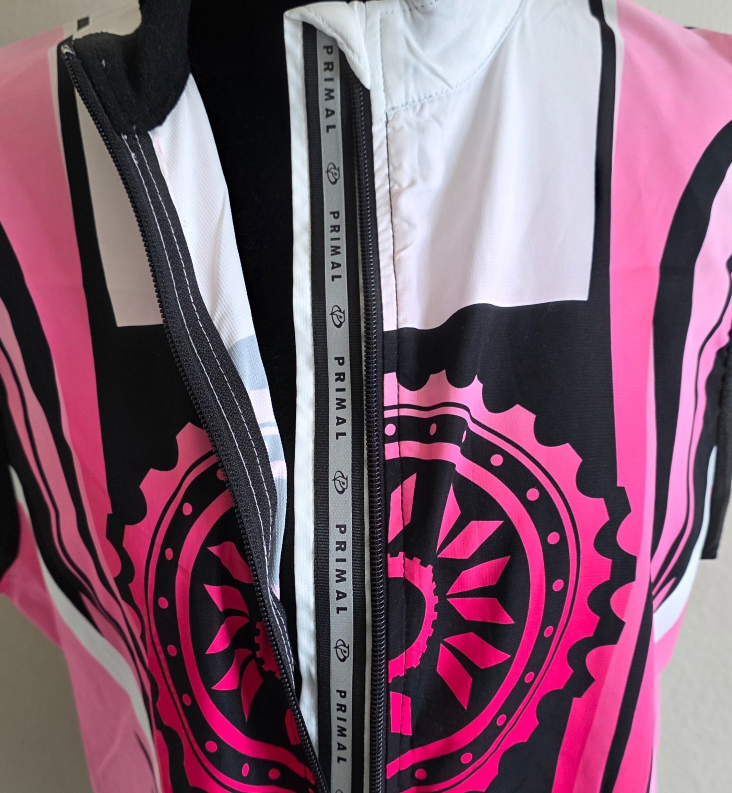 Primal Women’s Cycling Jersey Full Zip Bright Pinks Black Sleeveless Size M