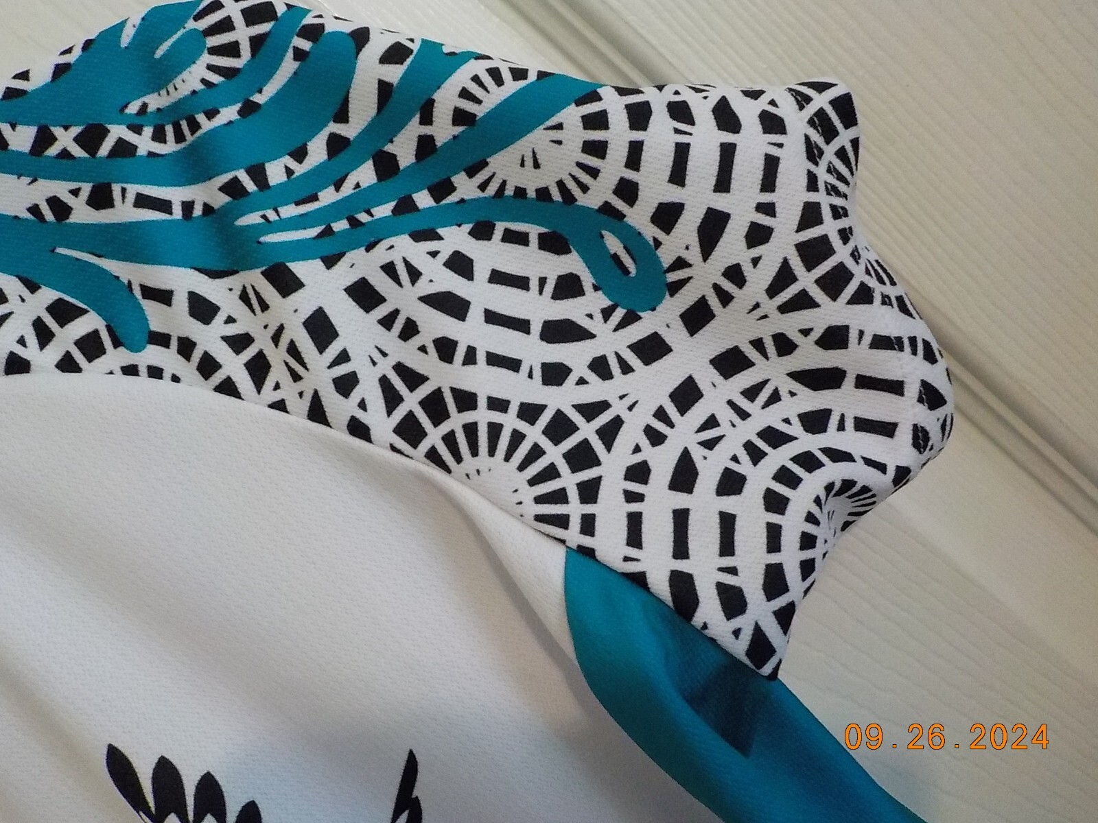 PEARL IZUMI MULTI COLOR AQUA/WHITE/BLACK CYCLING SHIRT STYLE 0790 2011/12