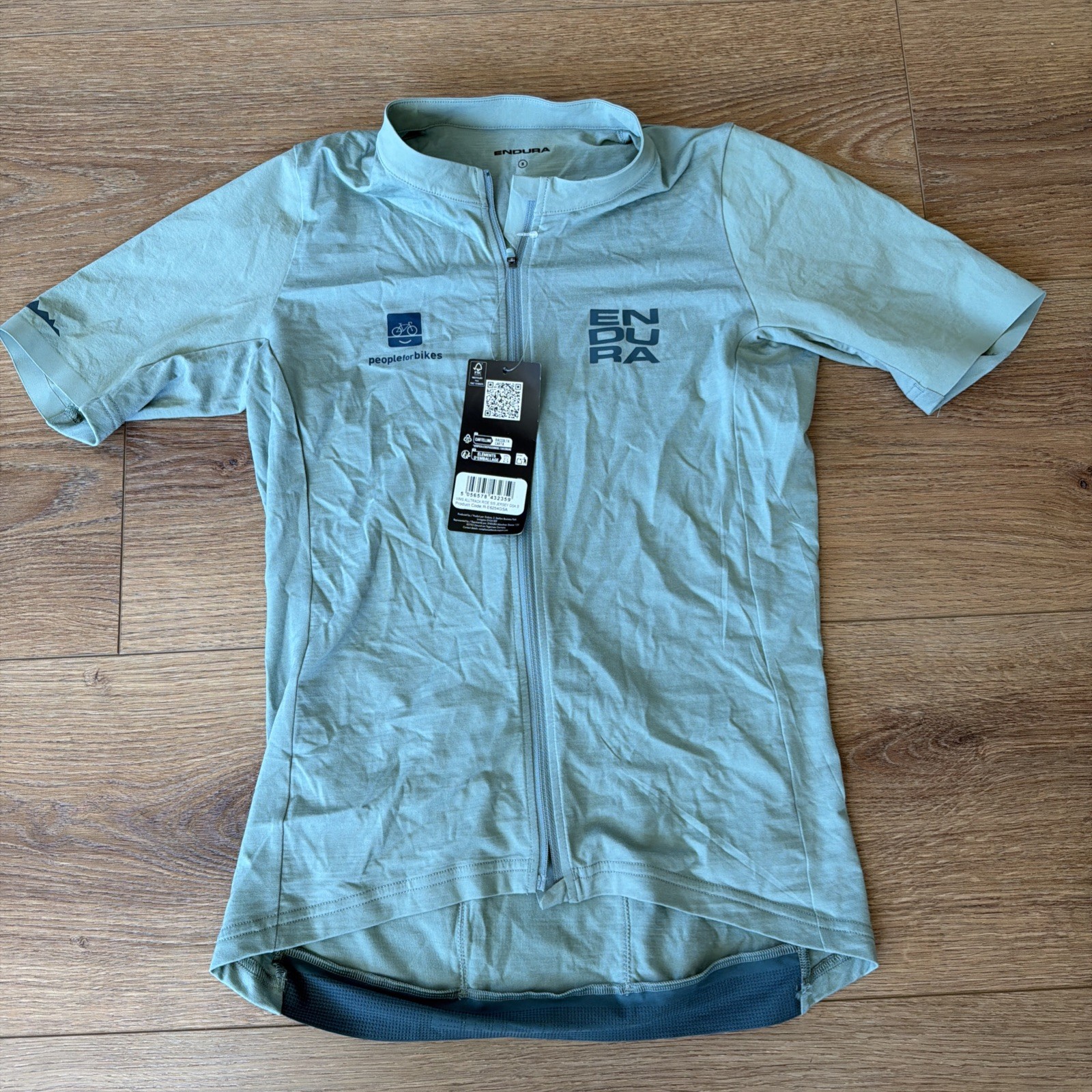 ENDURA WOMEN’S ALLTRACK RIDE Short Sleeve JERSEY Small New SS People For Bikes