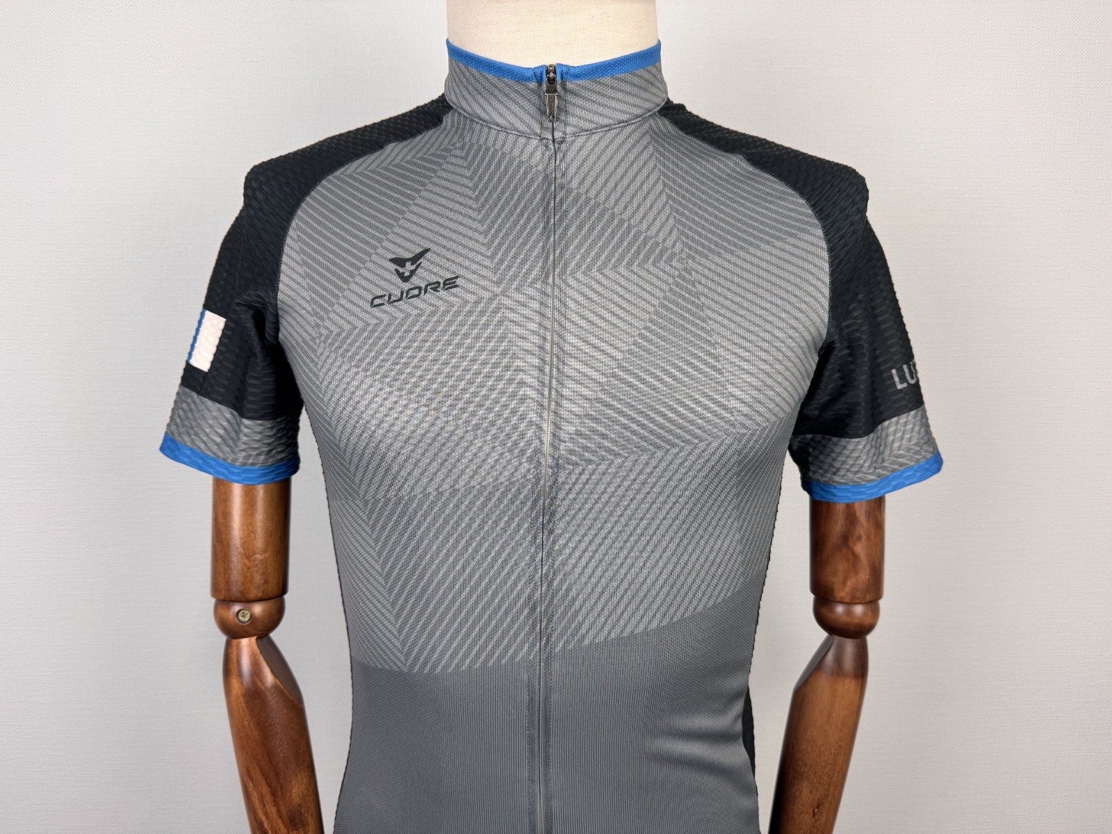 CUORE LUZERN Full Zip Gray Geometrical Pattern Cycling Jersey Sz S