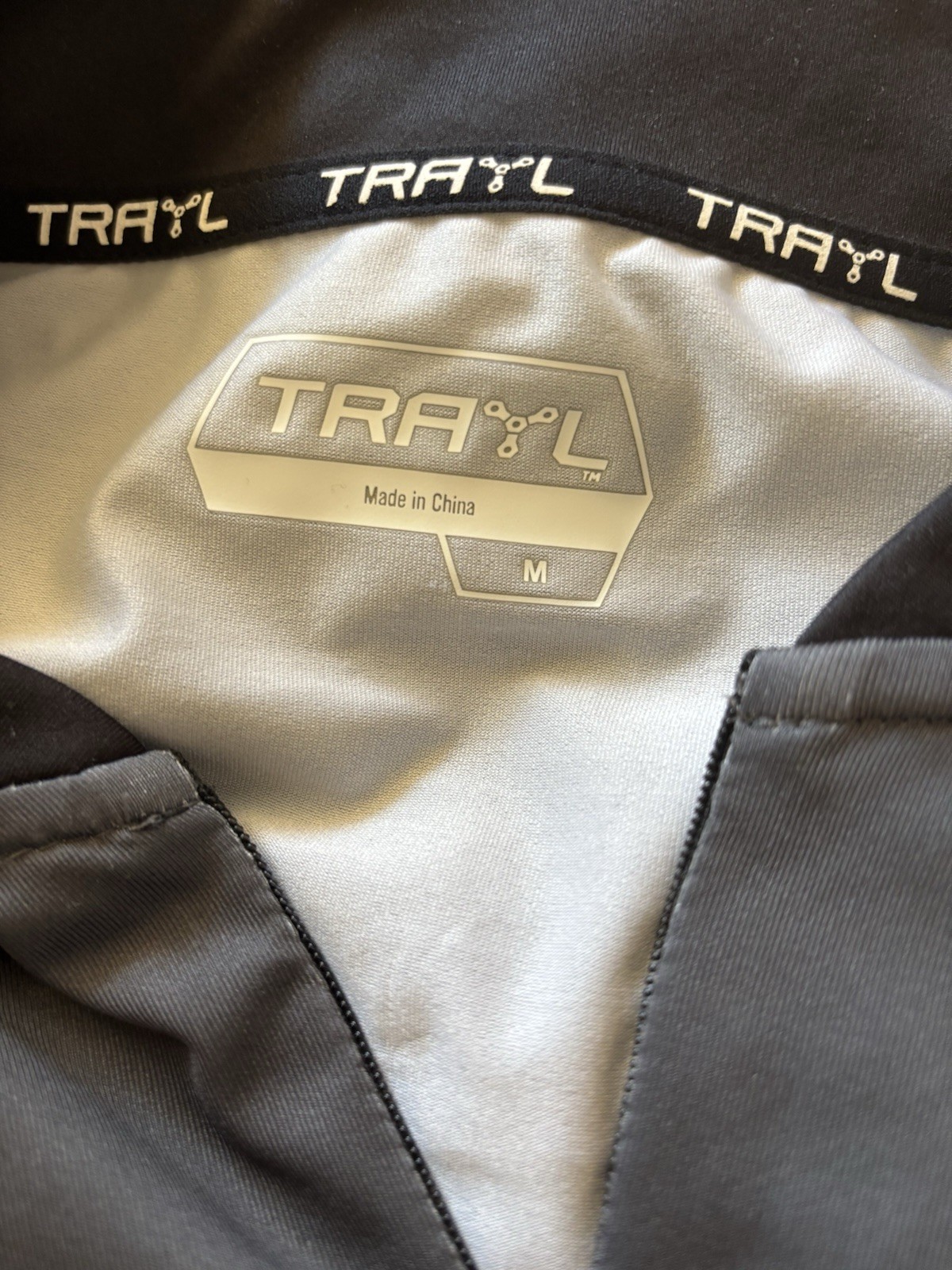 Trayl Bike Wear Cycling Men’s Jersey Size M Black Stripe Gray 1/2 Zip