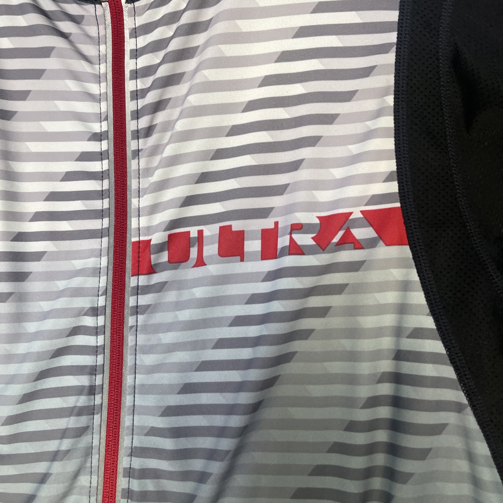 Ultra Performance Bicycle Men’s Sz L Cycling Jersey Striped Black Gray Red