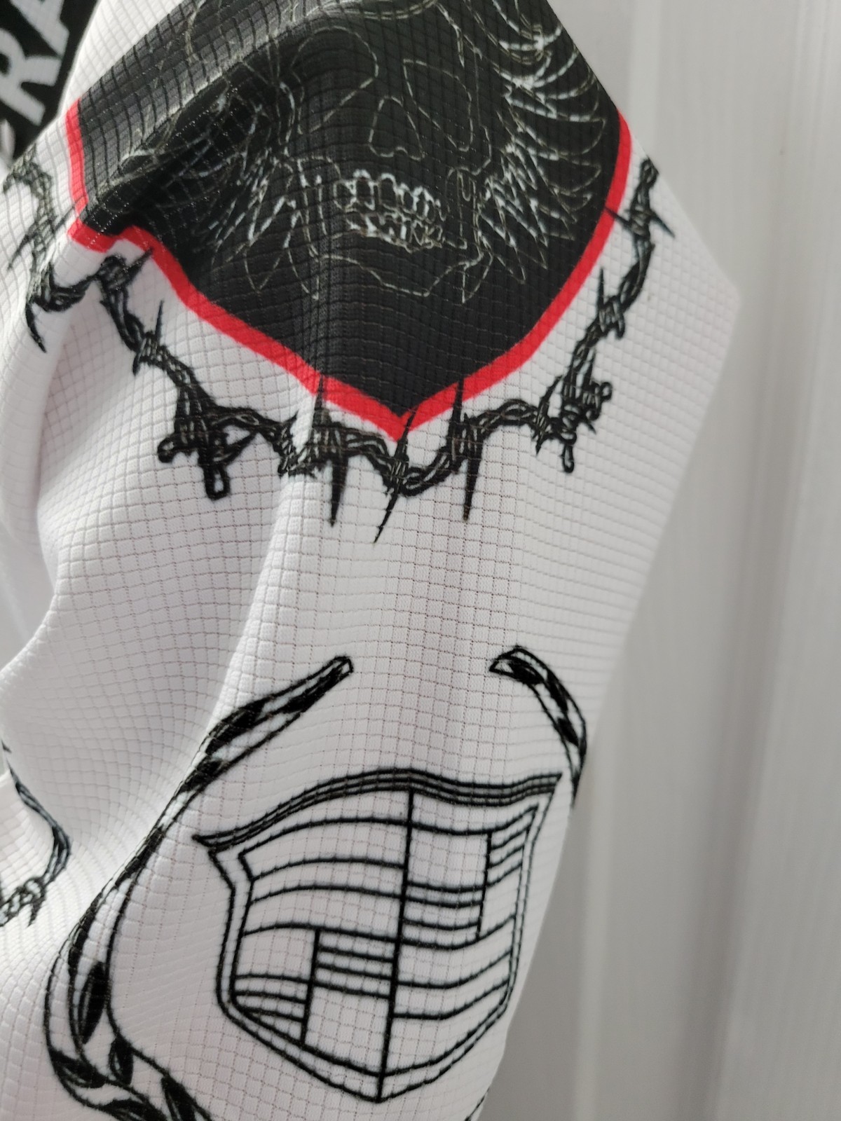 Rock Racing Cycling Mens XL Shirt Cadillac Skull White Black Red EUC
