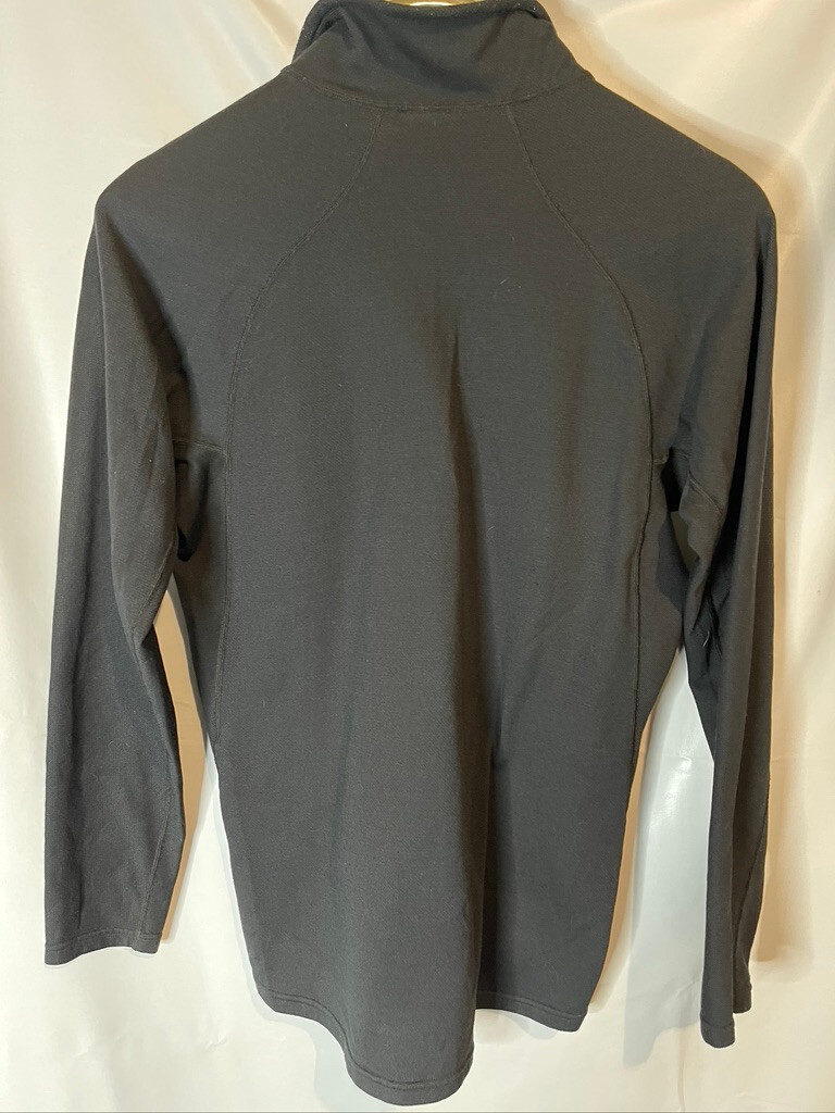 Patagonia Mens light weight pullover Cycling Jersey Black 1/4 Zip Long Sleeve