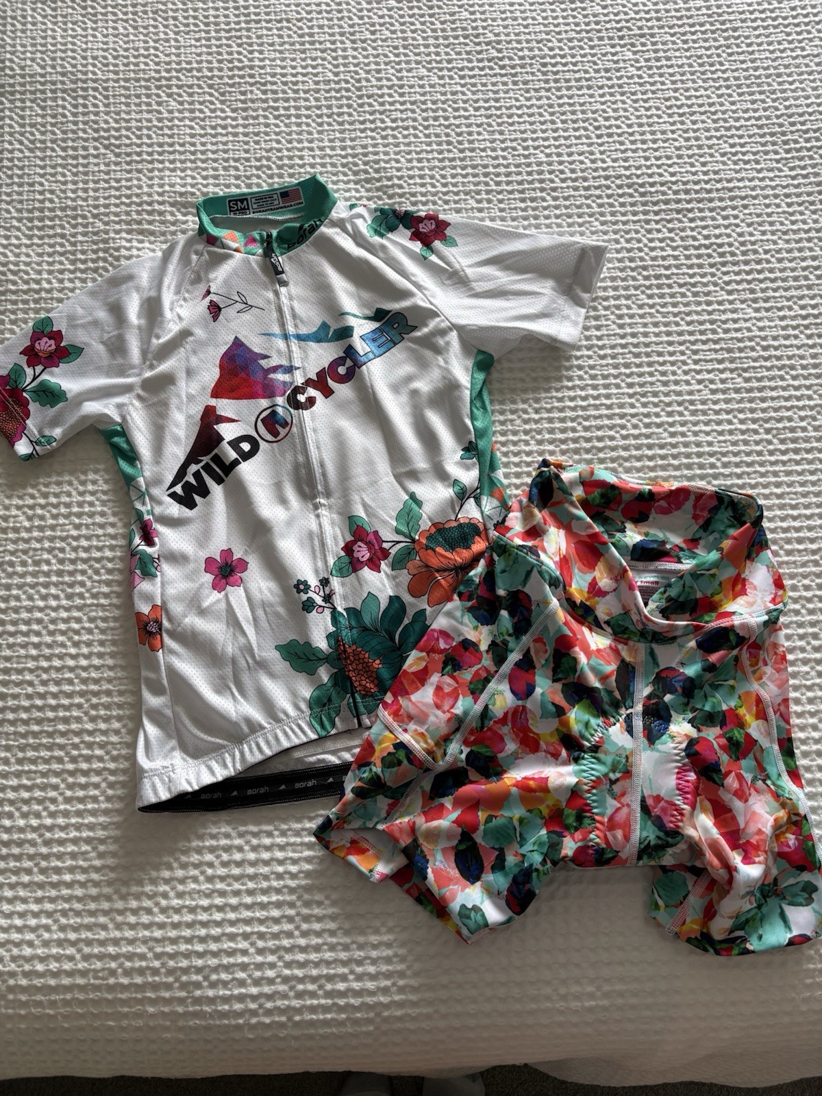 Wild Cycler Women’s Small And XS Cycling Kit Zip Top And Bottoms Floral And Teal