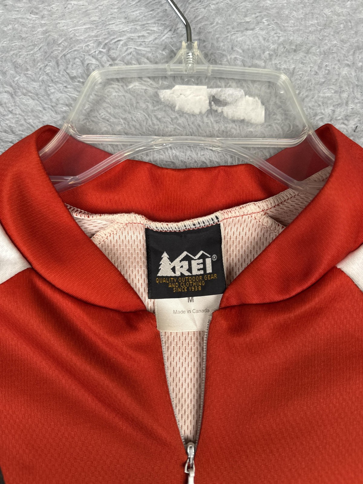 REI Cycling Jersey Mens Medium Red White Black 1/2 Zip Pockets Mock Neck Top